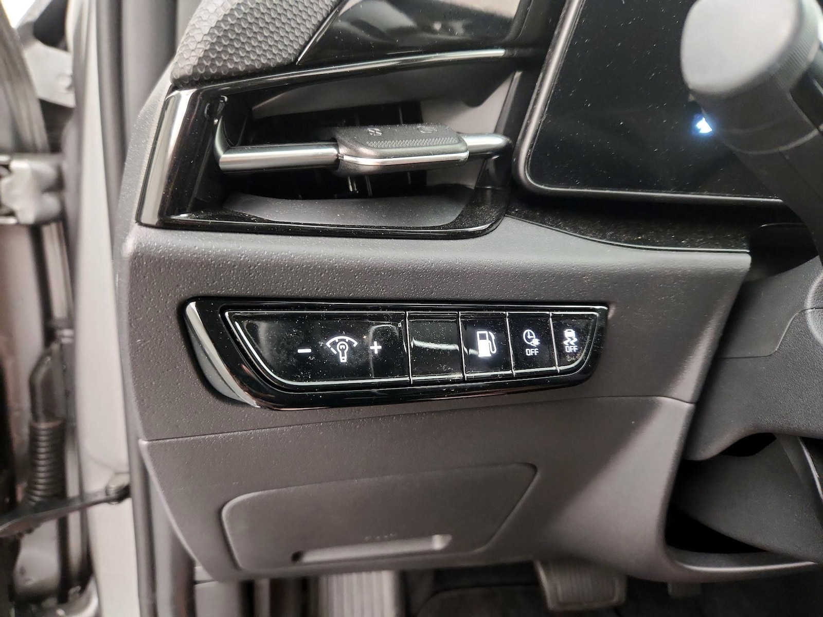 2023 Kia Niro EX - Photo 14