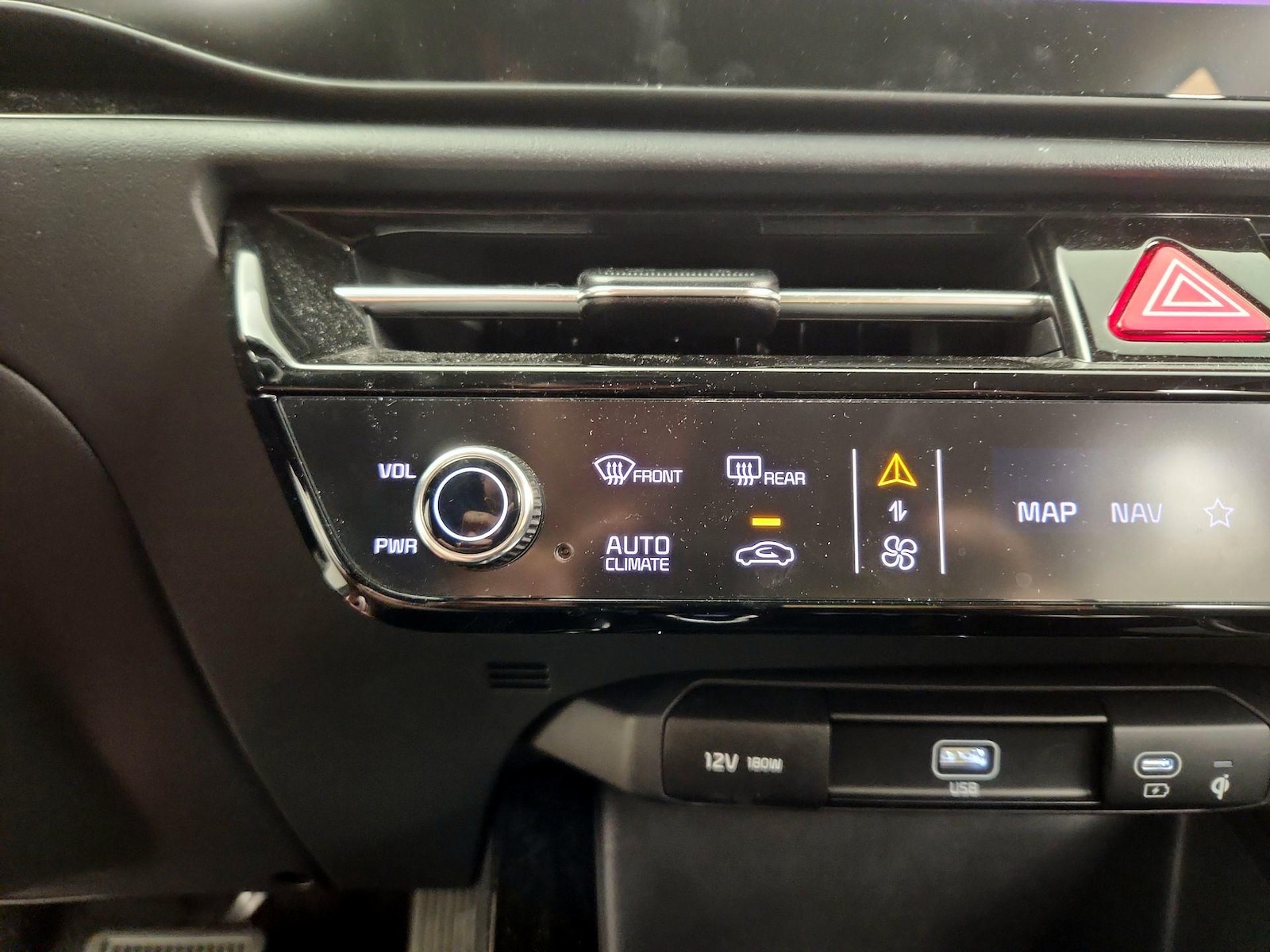 2023 Kia Niro EX - Photo 18