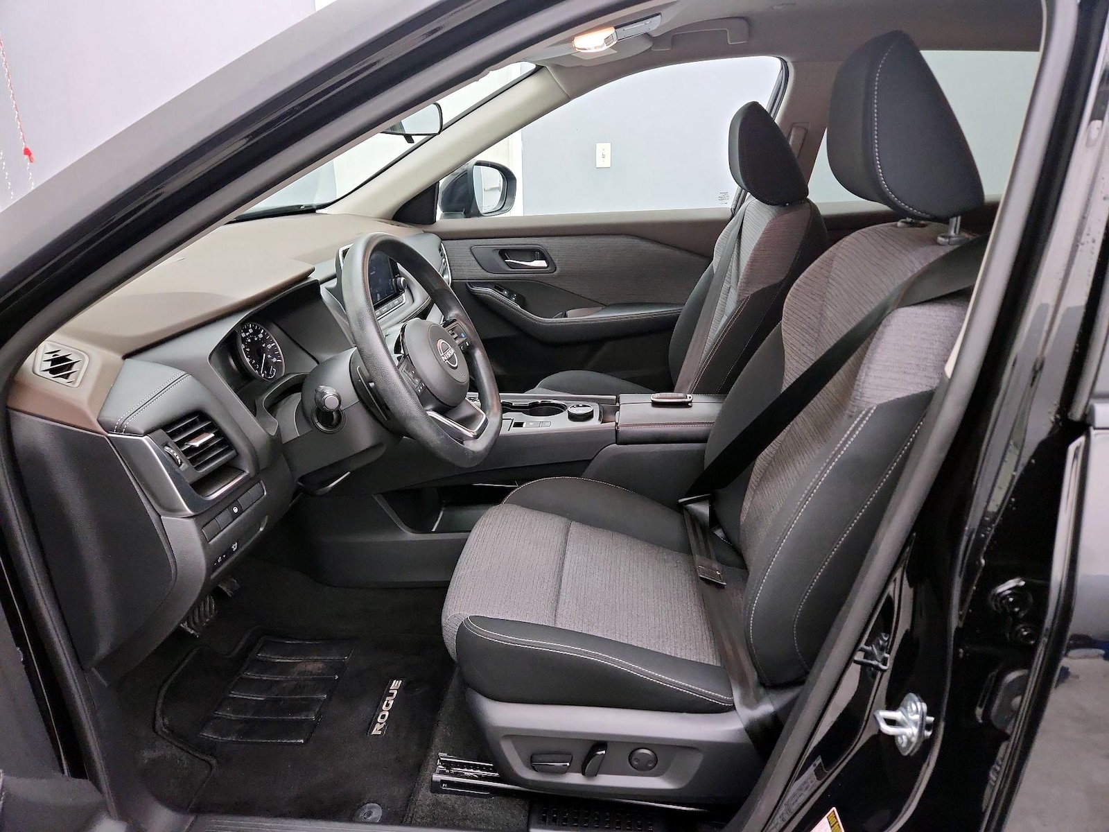 Power Seat(s) & Side Airbags