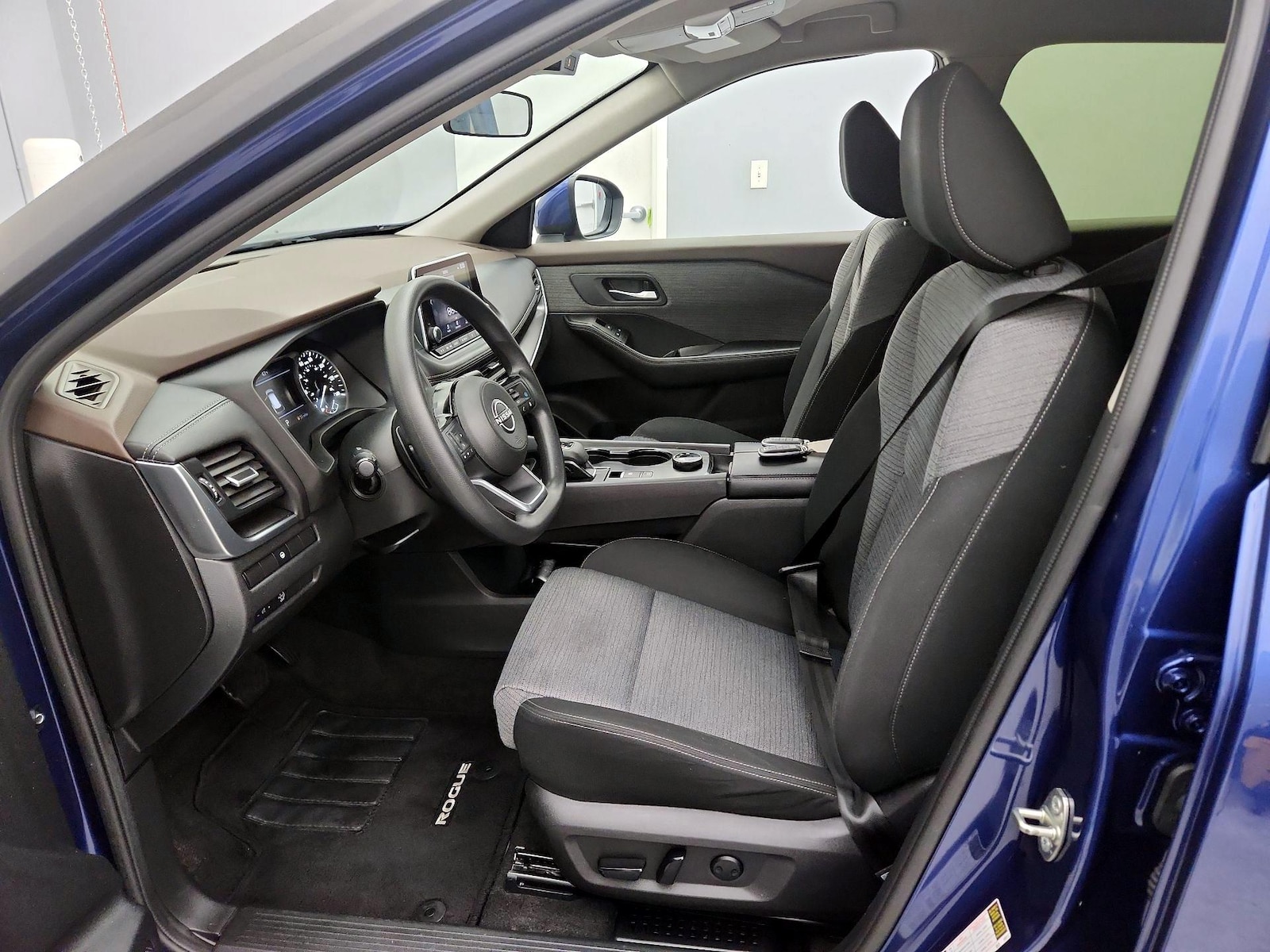 Power Seat(s) & Side Airbags