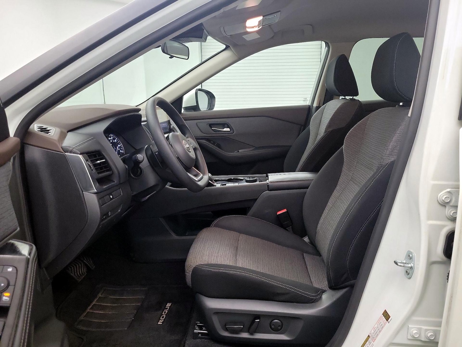 Power Seat(s) & Side Airbags