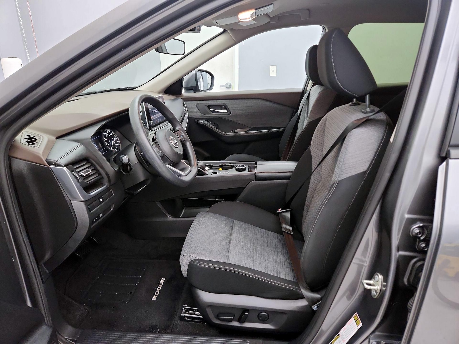 Power Seat(s) & Side Airbags