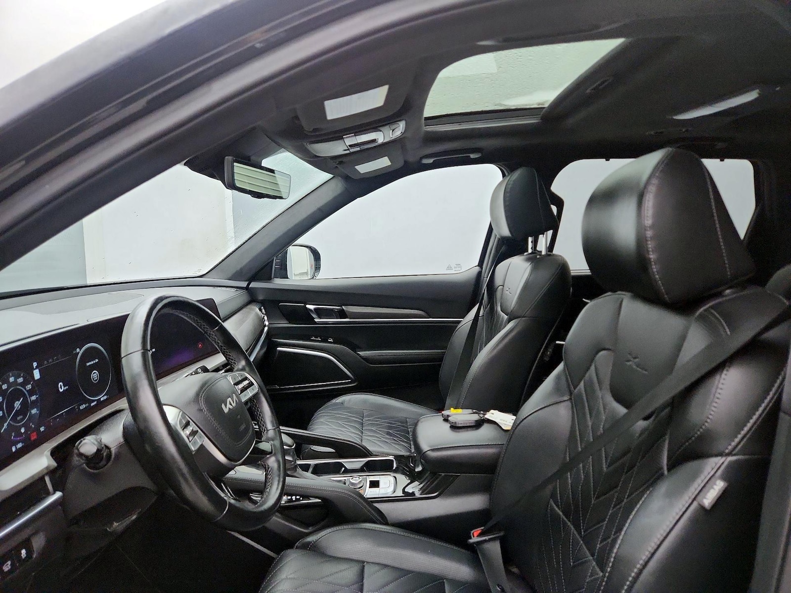 Sunroof(s) & Overhead Airbags