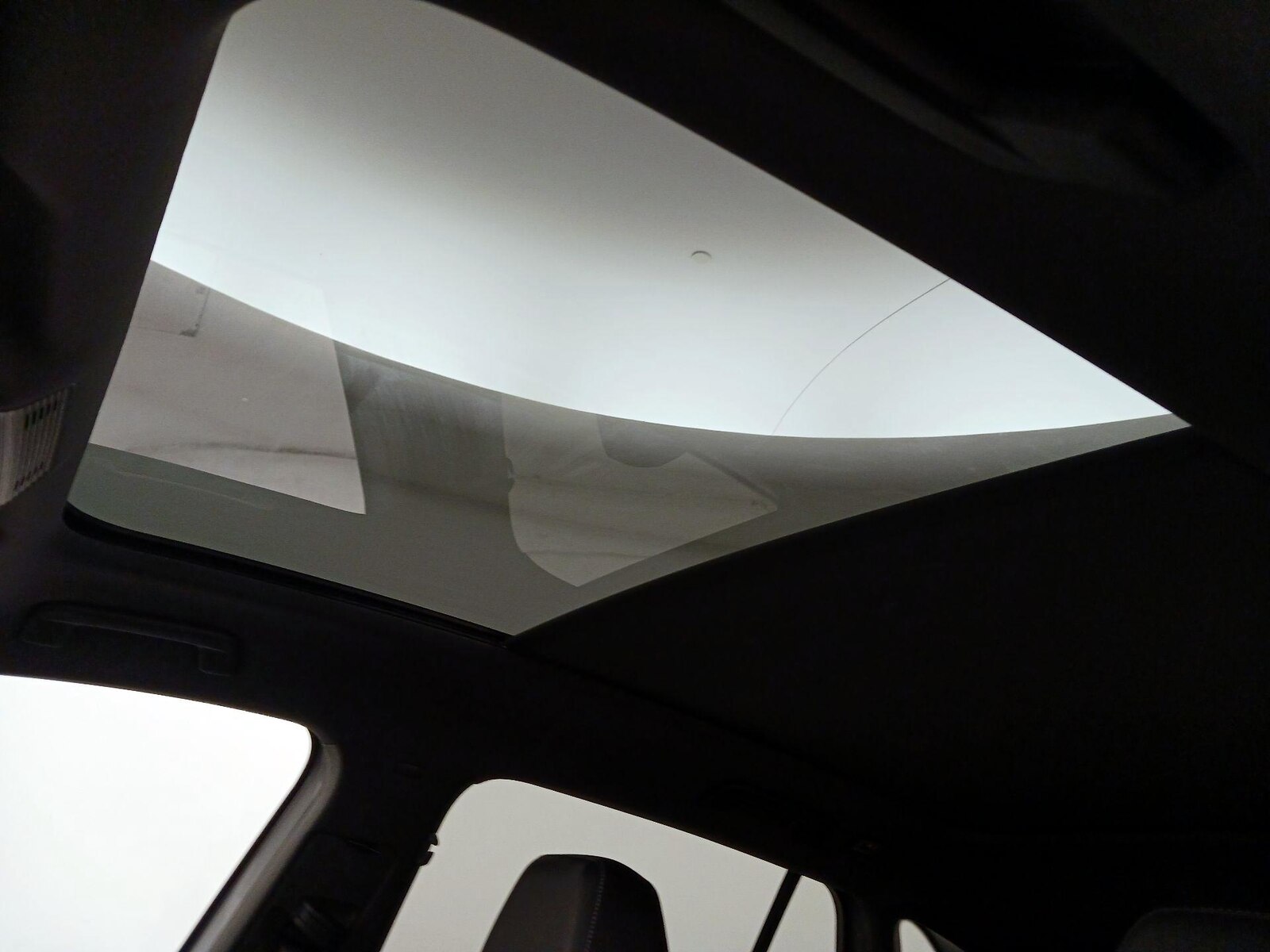 Skylight(s) & Overhead Airbags