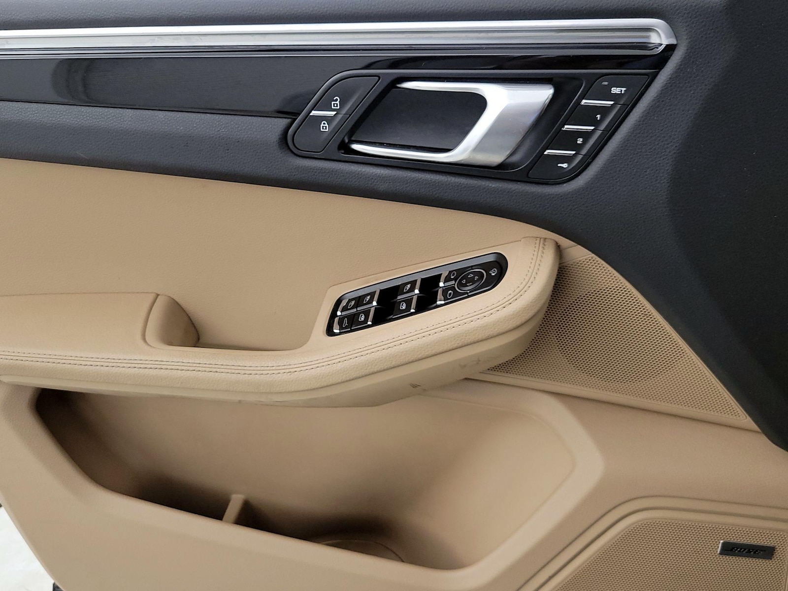 2023 Porsche Macan T - Photo 13