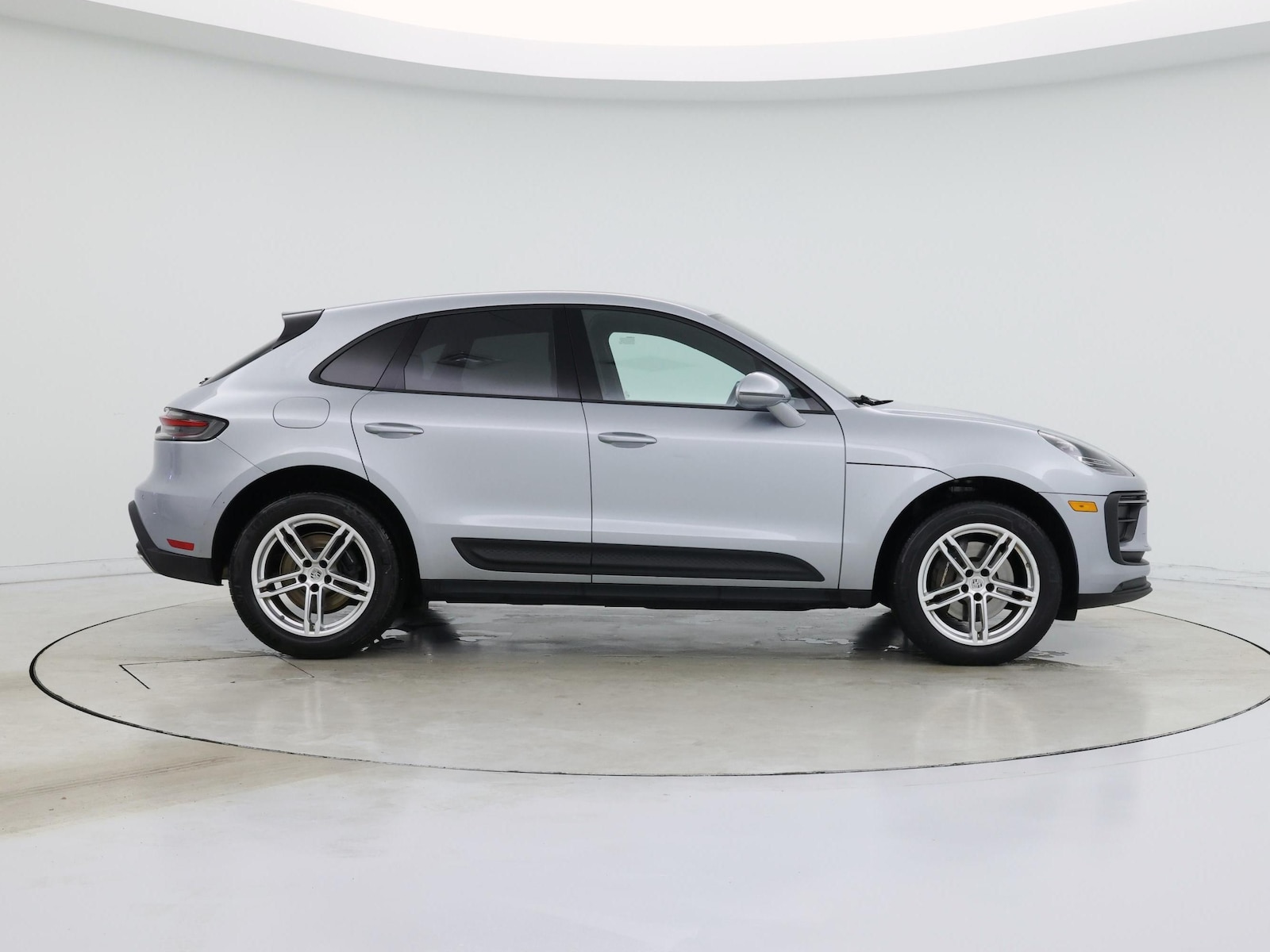 2023 Porsche Macan T - Photo 8