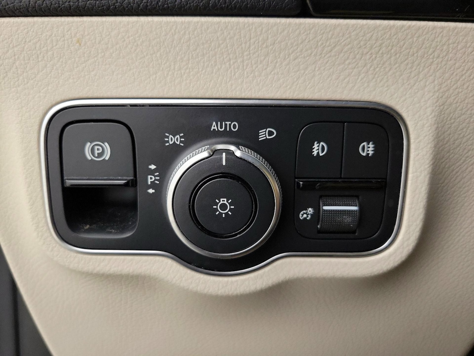 2023 Mercedes-Benz GLA Base - Photo 14