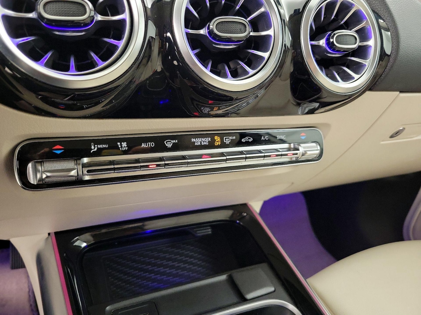 2023 Mercedes-Benz GLA Base - Photo 17