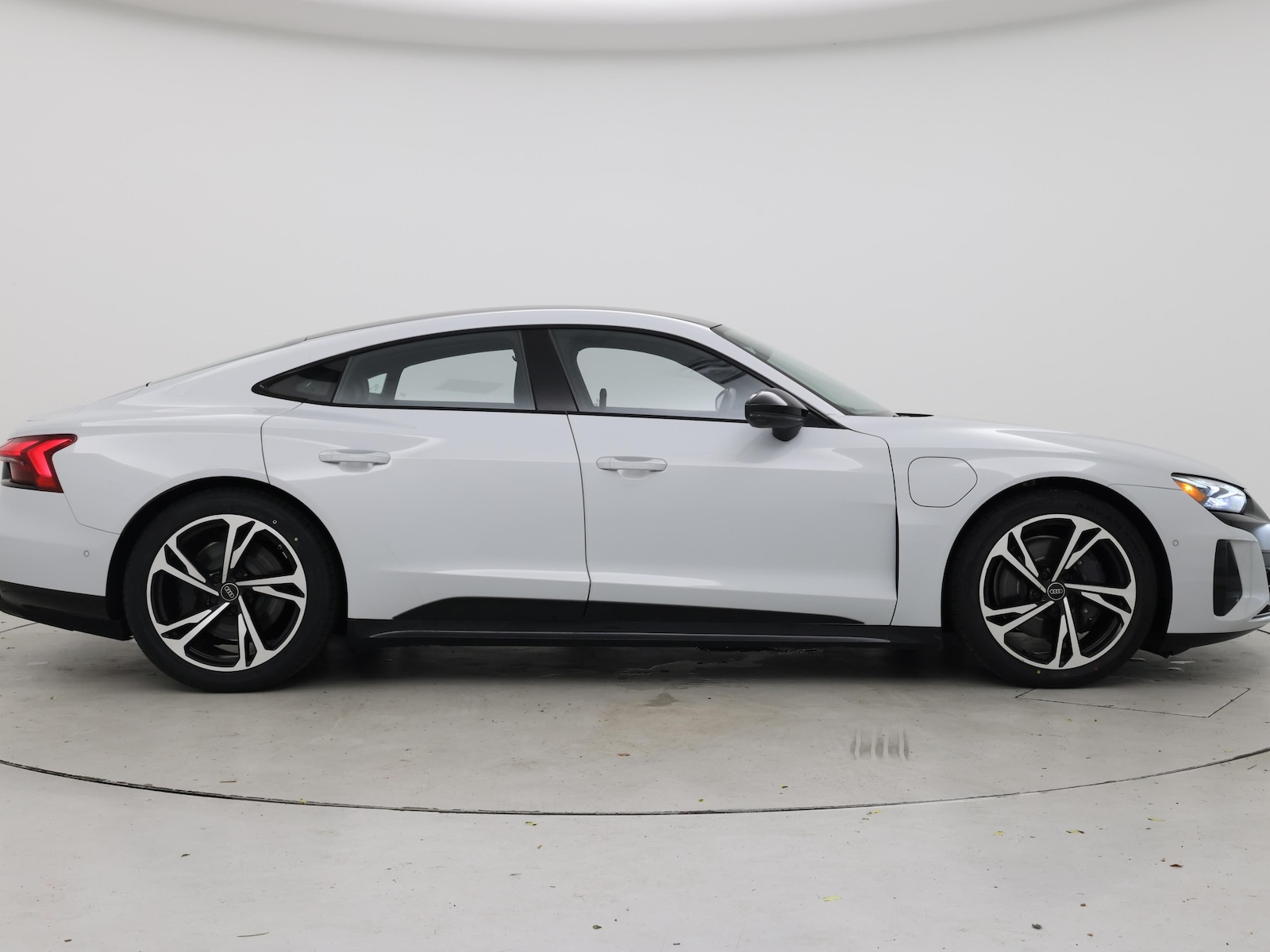 2024 Audi e-tron GT Prestige - Photo 8