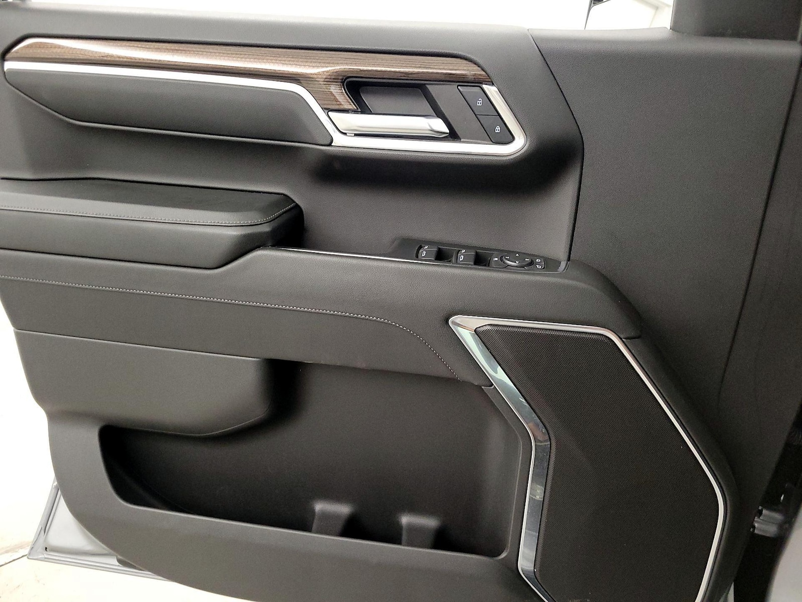 2024 Chevrolet Silverado 1500 LT - Photo 13