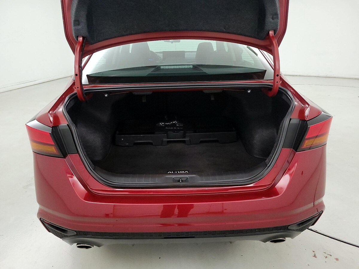 Trunk/Cargo (Seats Up)