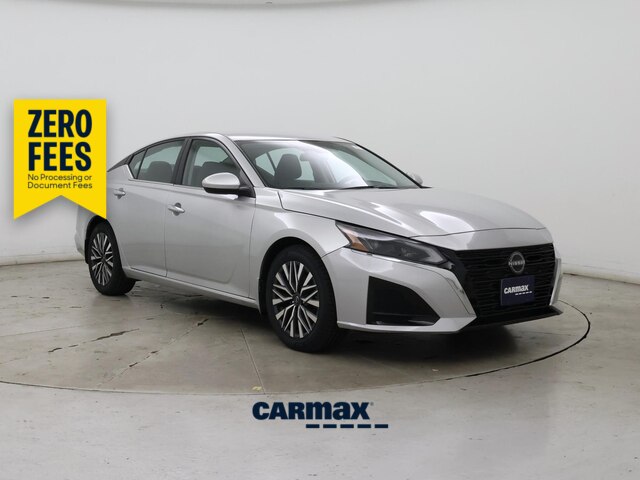 Silver 2023 Nissan Altima Sedan Front-Wheel Drive Automatic