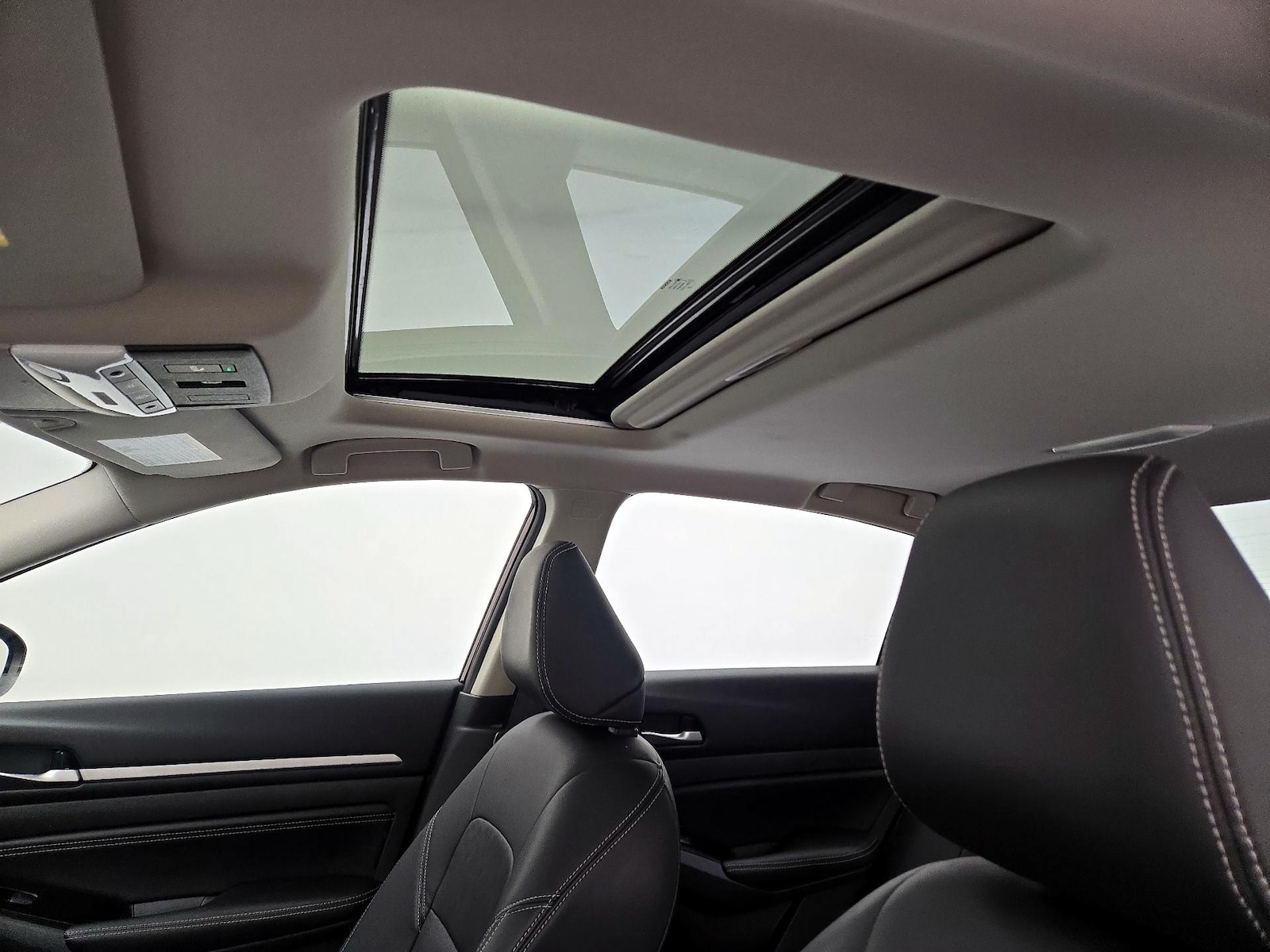 Sunroof(s) & Overhead Airbags