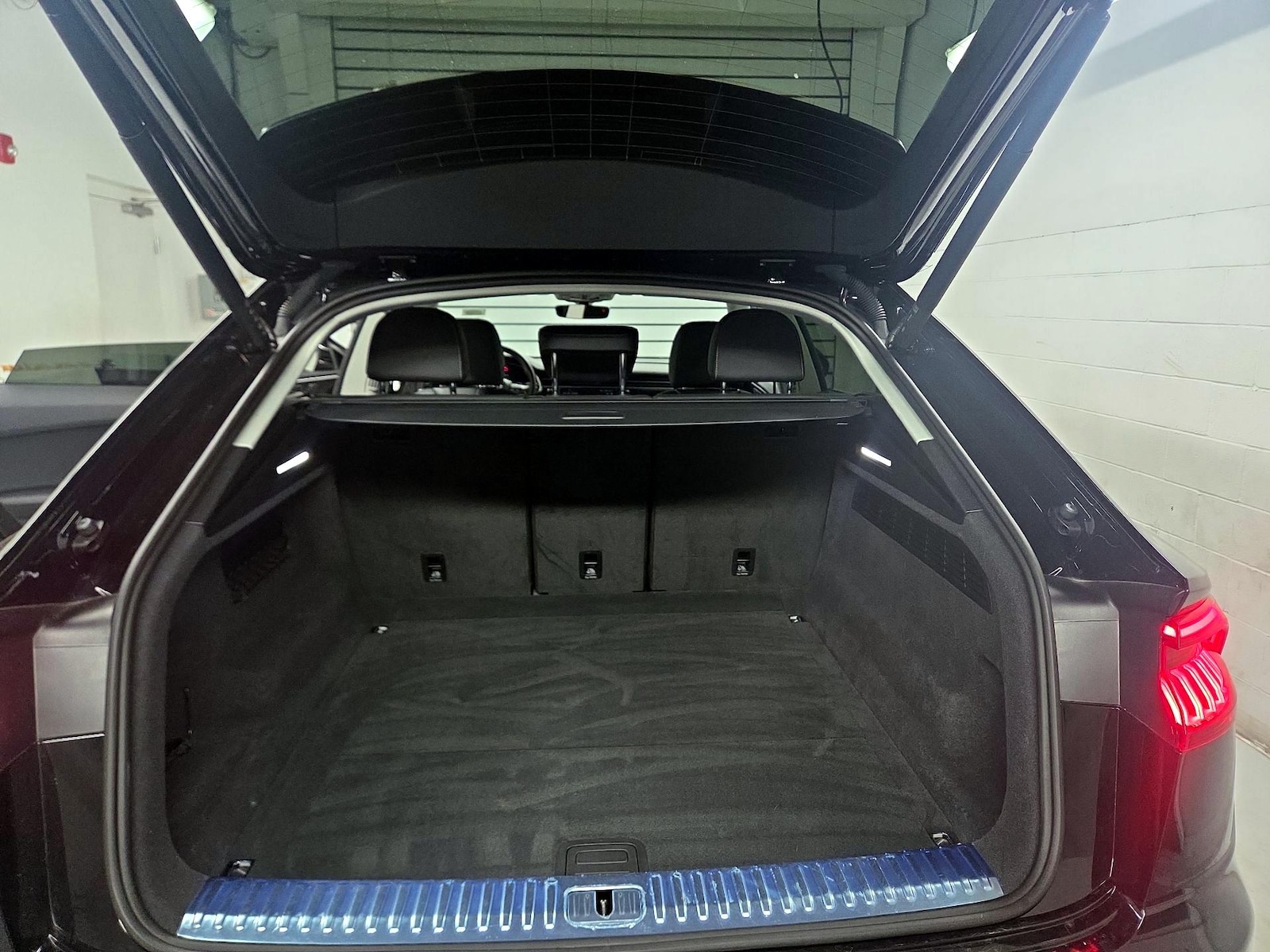 2023 Audi Q8 Premium - Photo 22