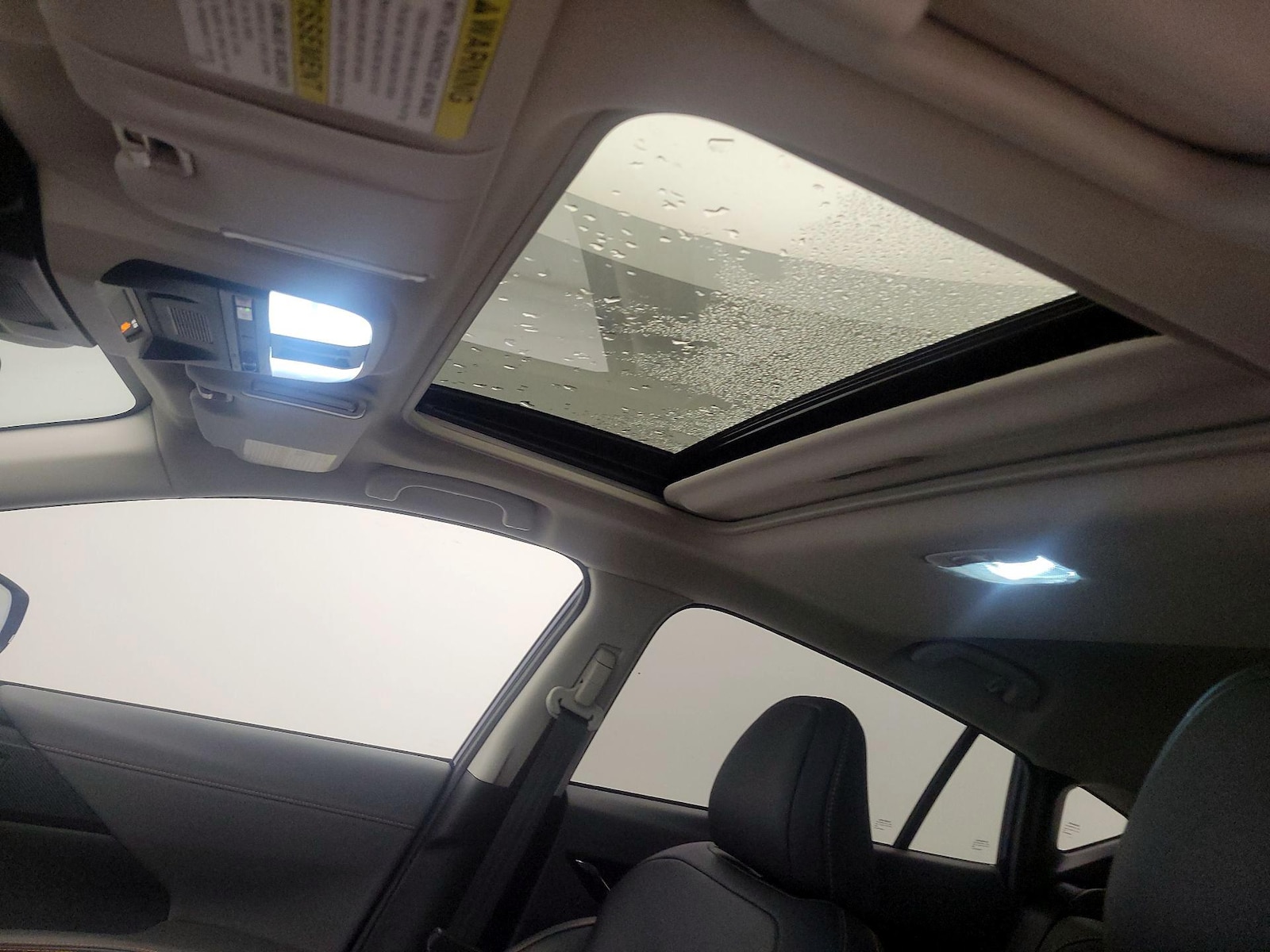 Sunroof(s) & Overhead Airbags