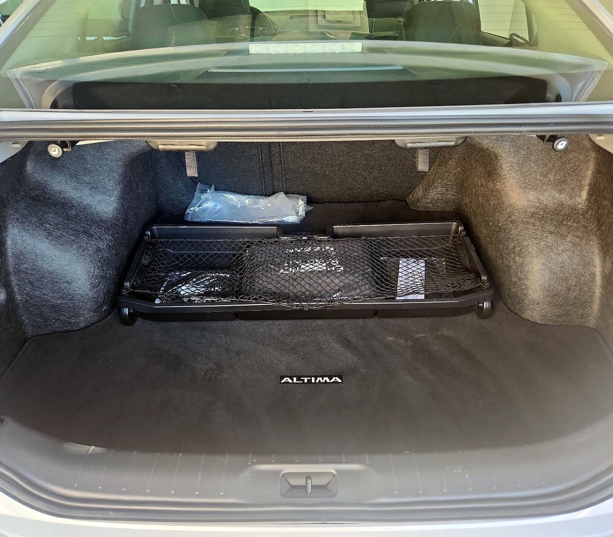 Trunk/Cargo (Seats Up)