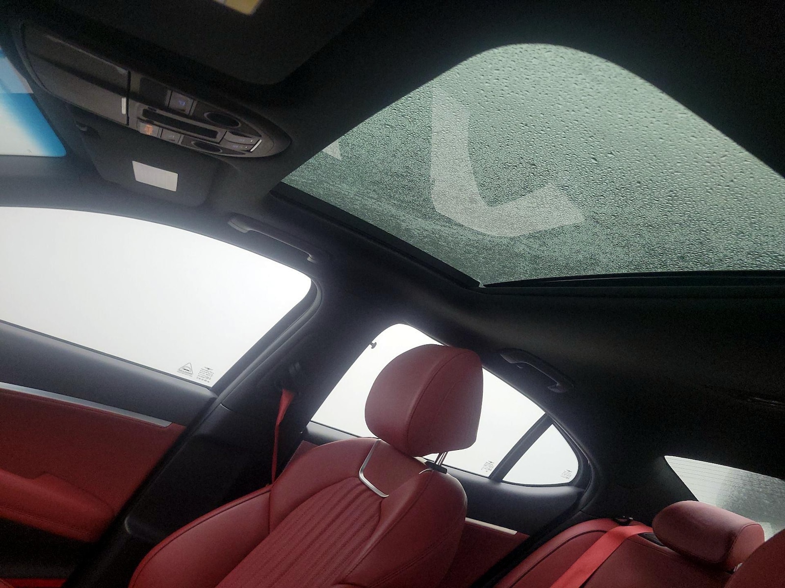 Sunroof(s) & Overhead Airbags