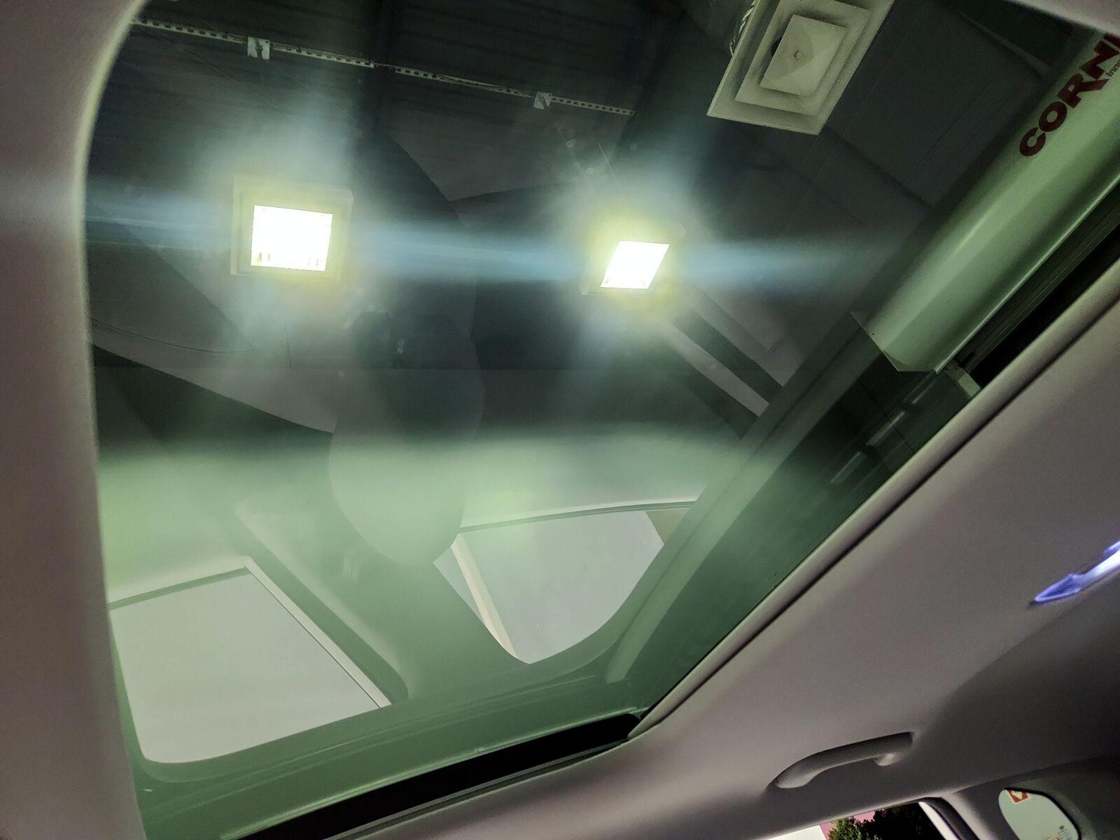 Sunroof(s) & Overhead Airbags