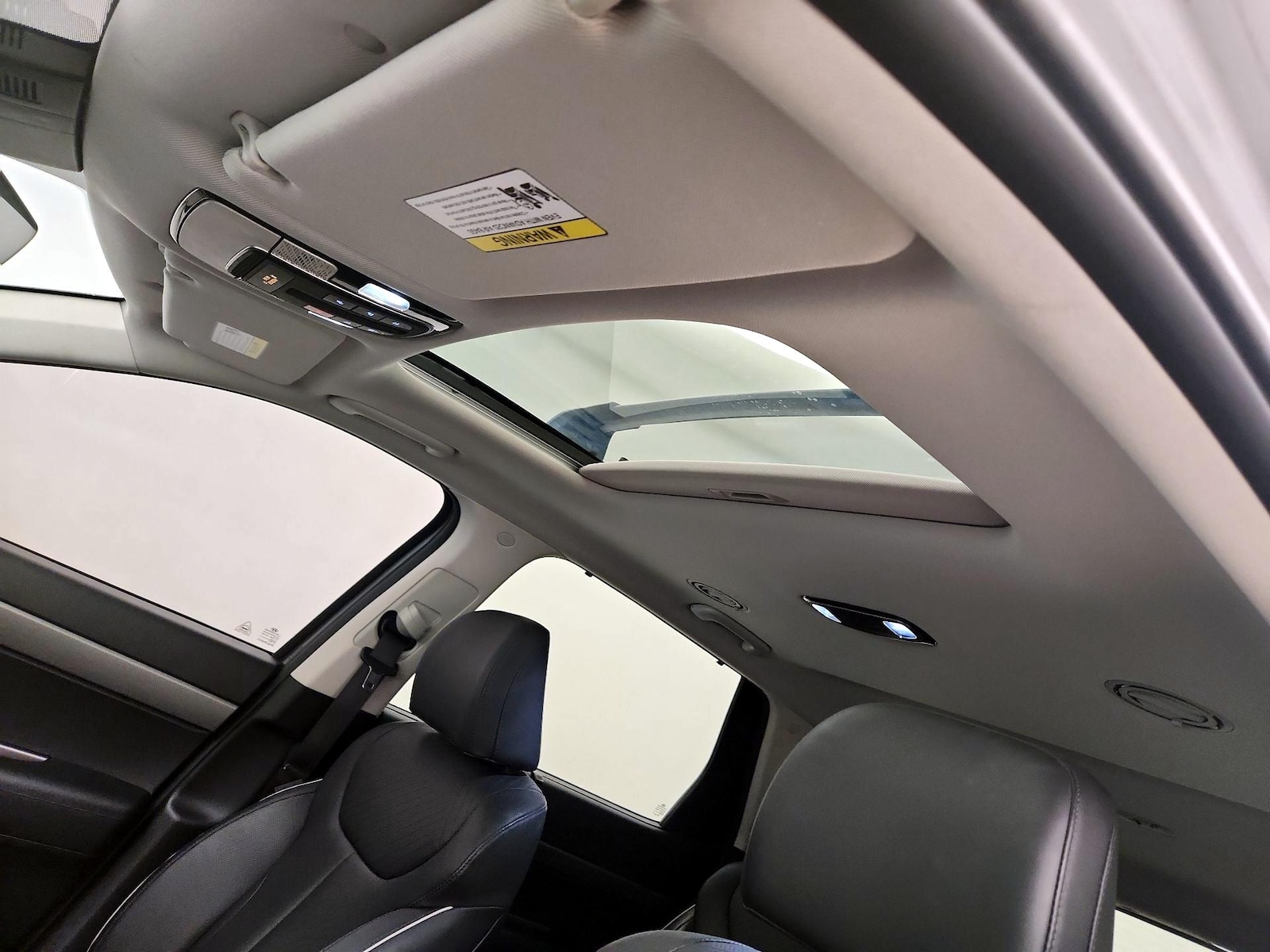 Sunroof(s) & Overhead Airbags