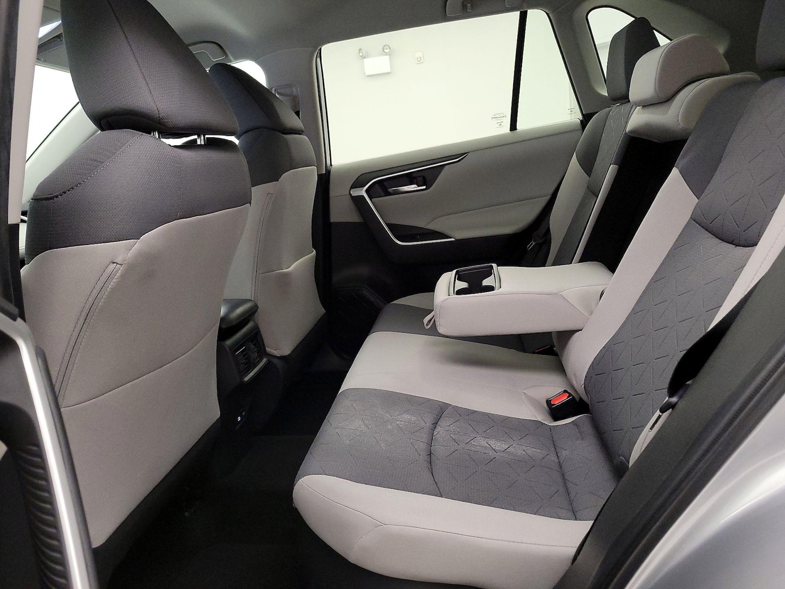 2024 Toyota RAV4 XLE - Photo 20
