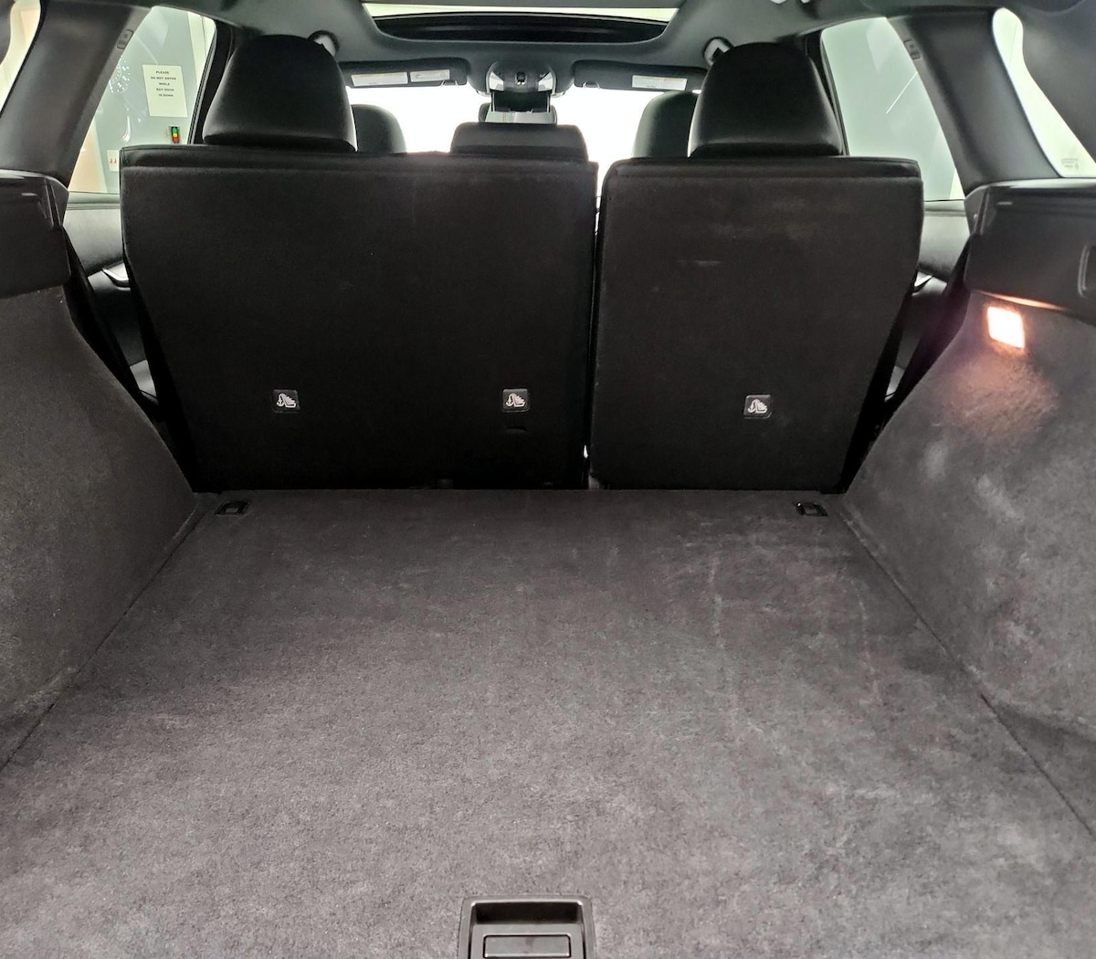 Trunk/Cargo (Seats Up)