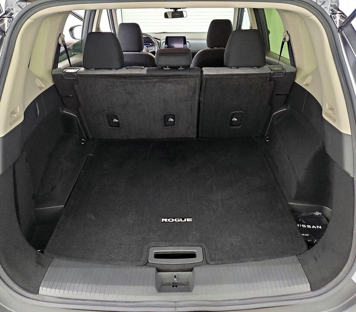Trunk/Cargo (Seats Up)