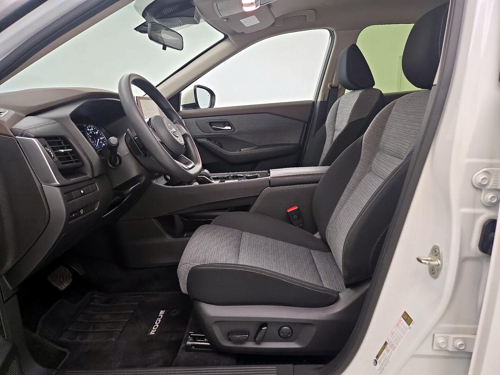 Power Seat(s) & Side Airbags