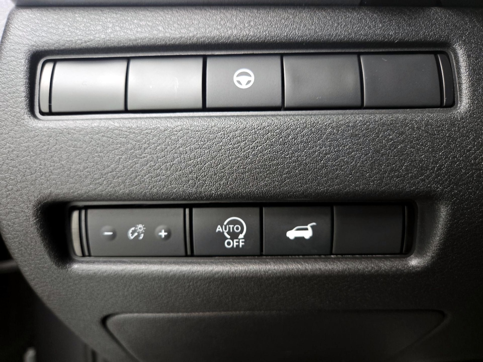 2024 Nissan Rogue SV - Photo 14