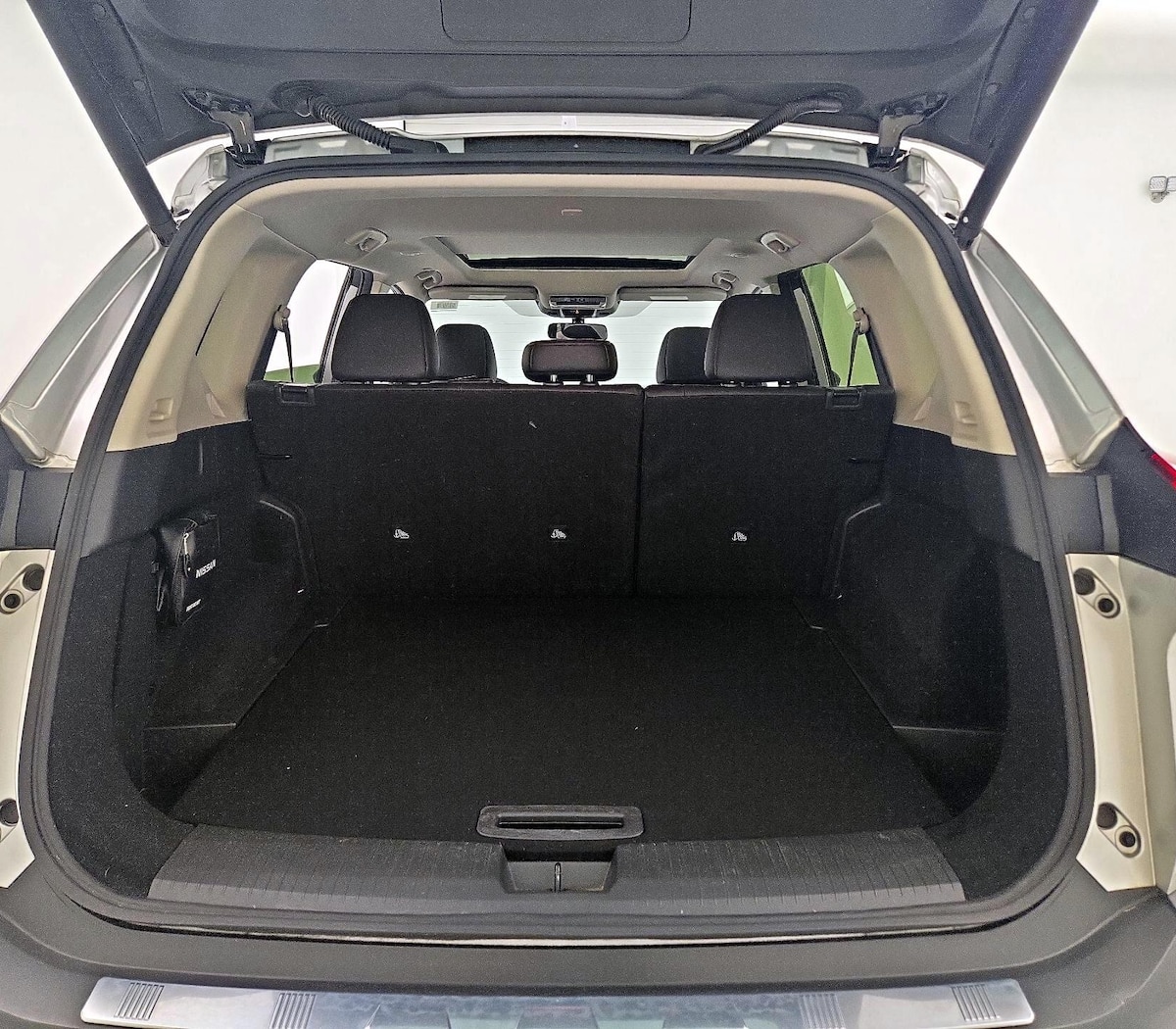 Trunk/Cargo (Seats Up)