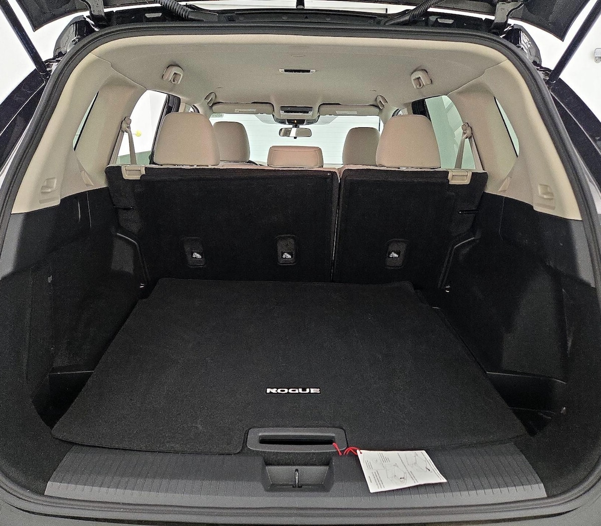 Trunk/Cargo (Seats Up)