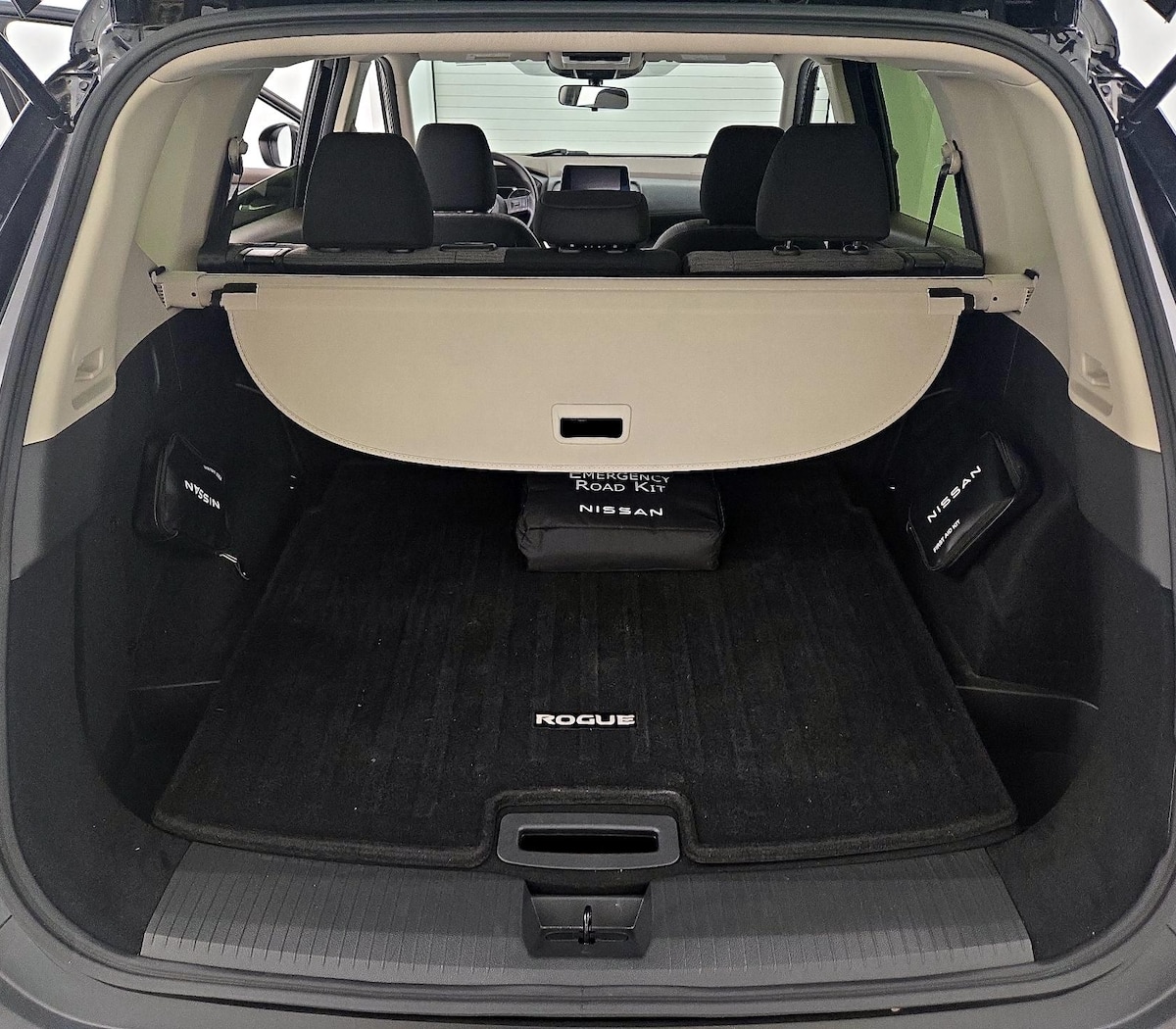 Trunk/Cargo (Seats Up)