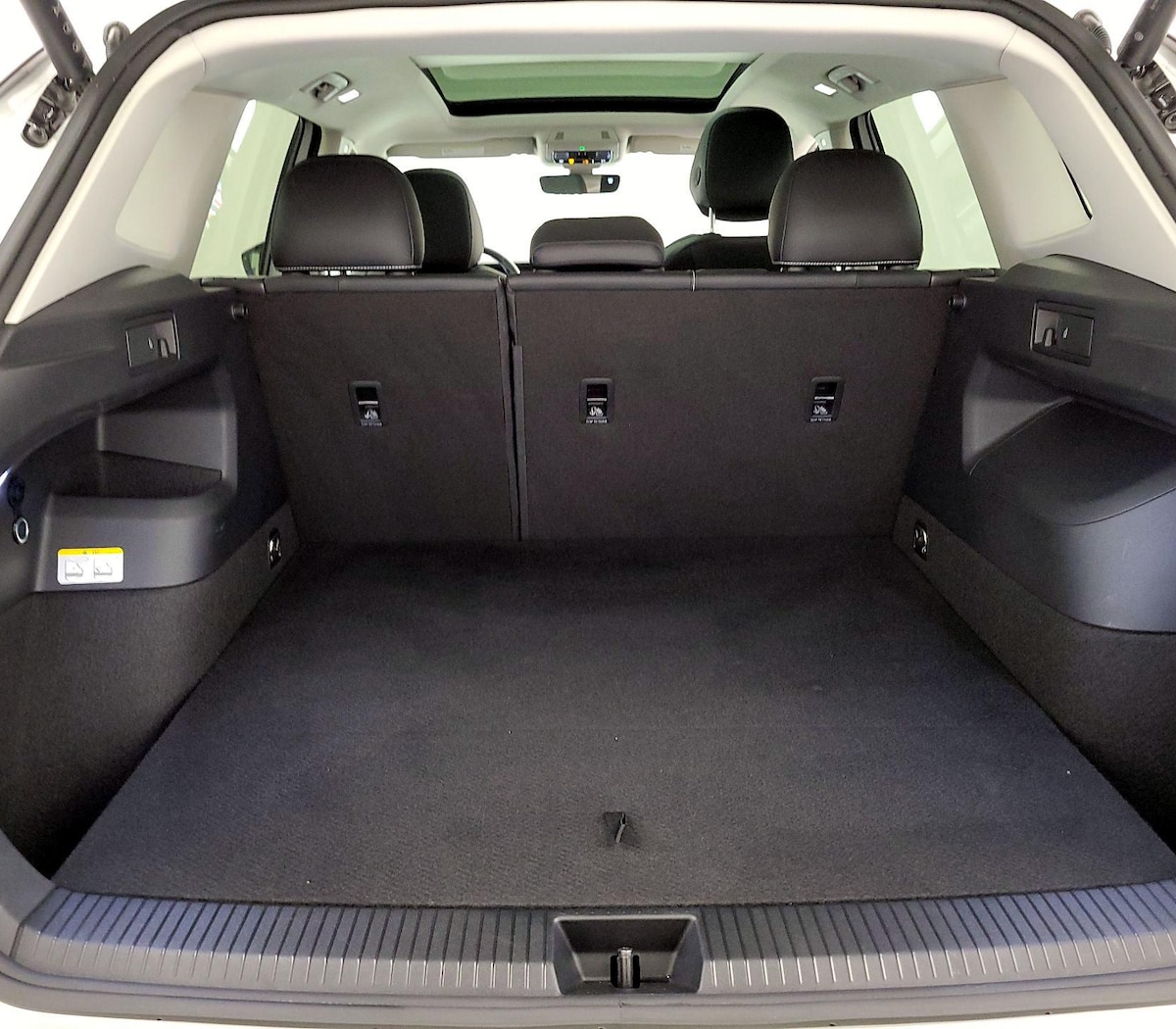 Trunk/Cargo (Seats Up)