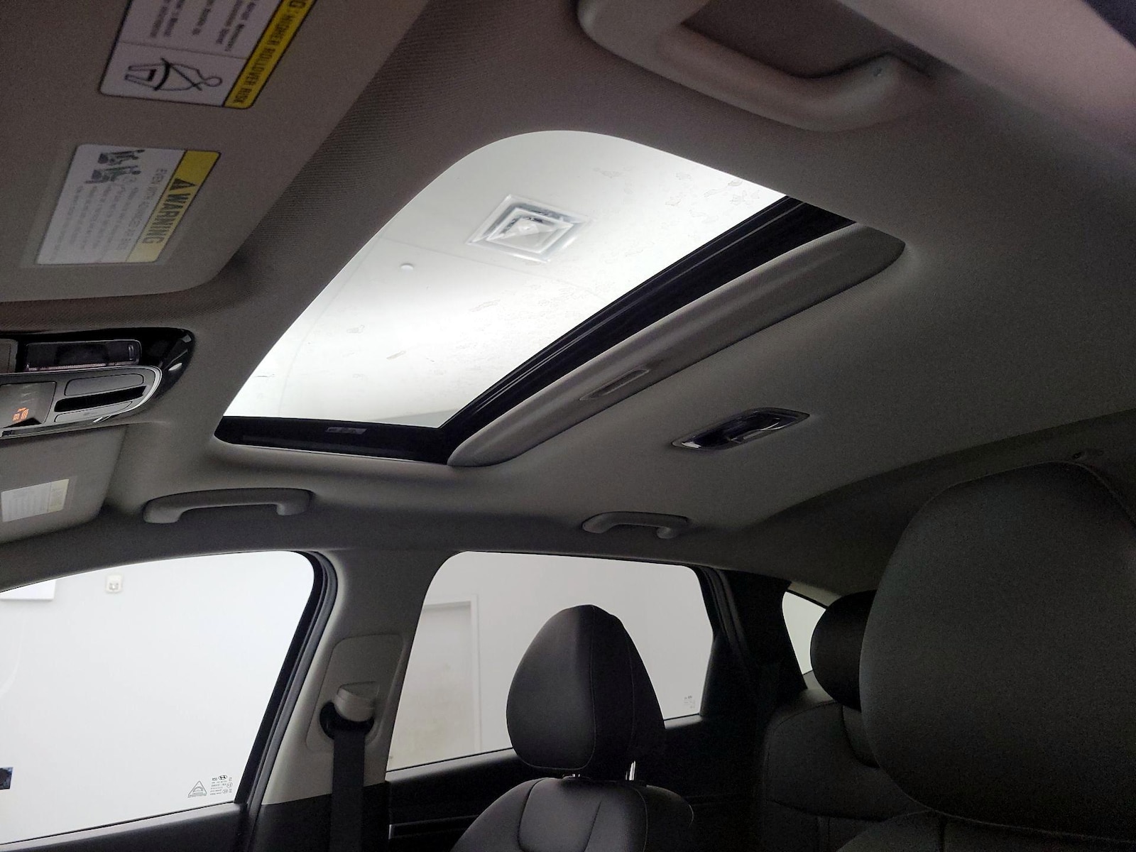 Sunroof(s) & Overhead Airbags