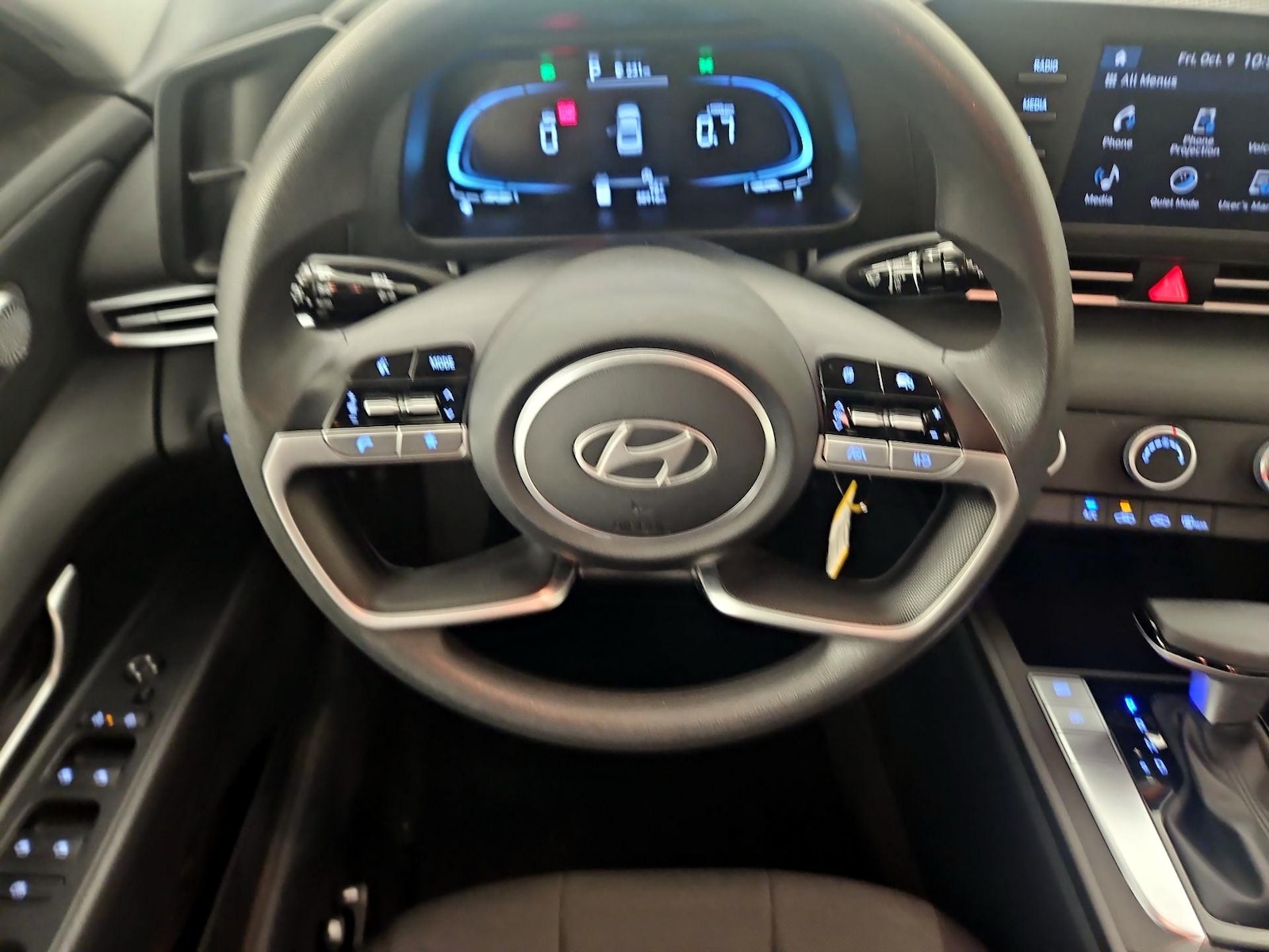 2024 Hyundai Elantra SE - Photo 11