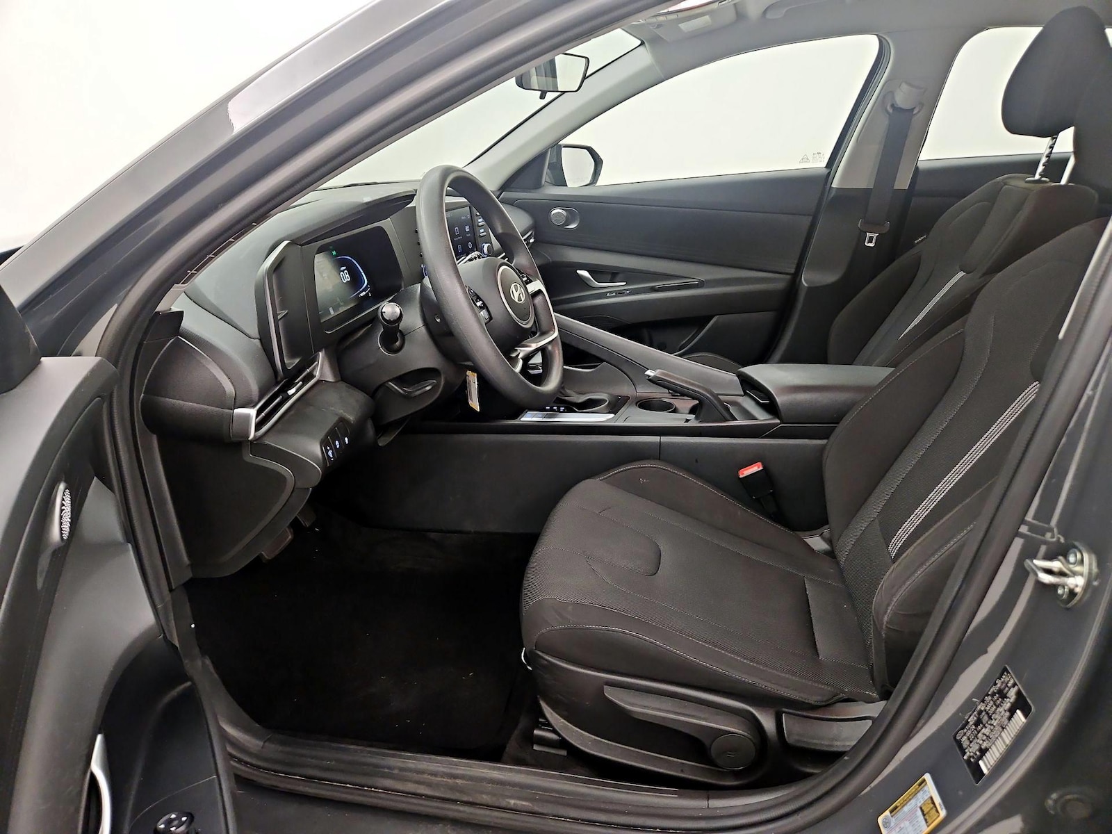2024 Hyundai Elantra SE - Photo 12