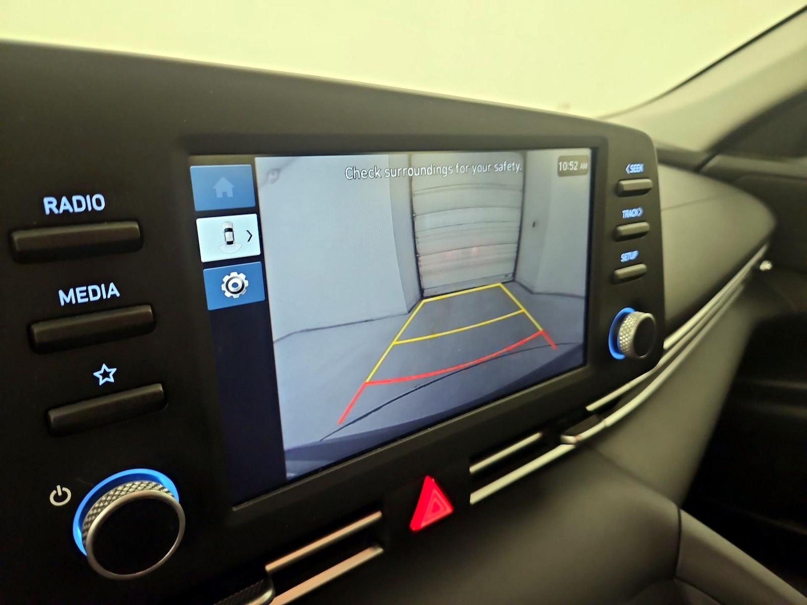 2024 Hyundai Elantra SE - Photo 15