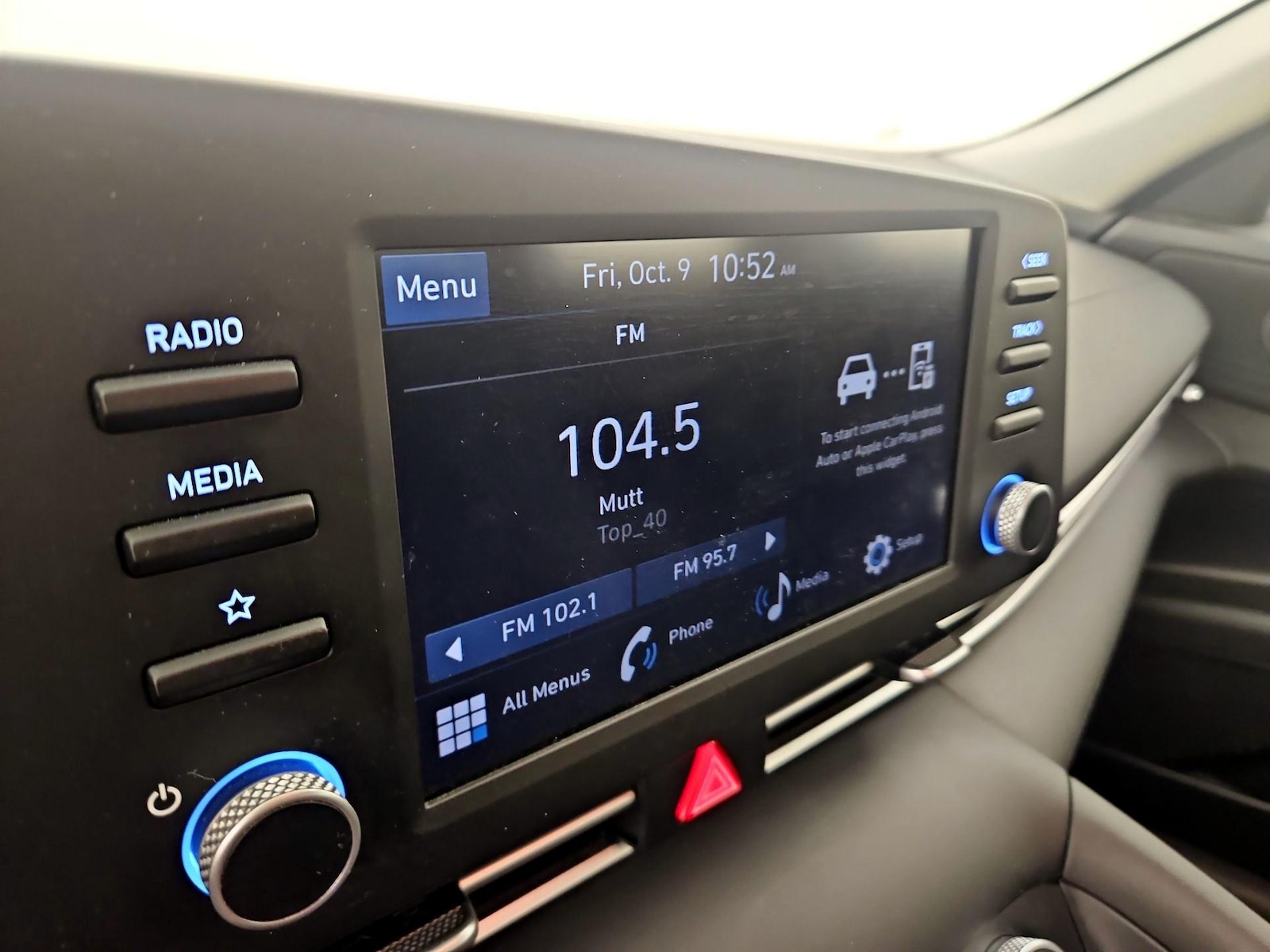 2024 Hyundai Elantra SE - Photo 16