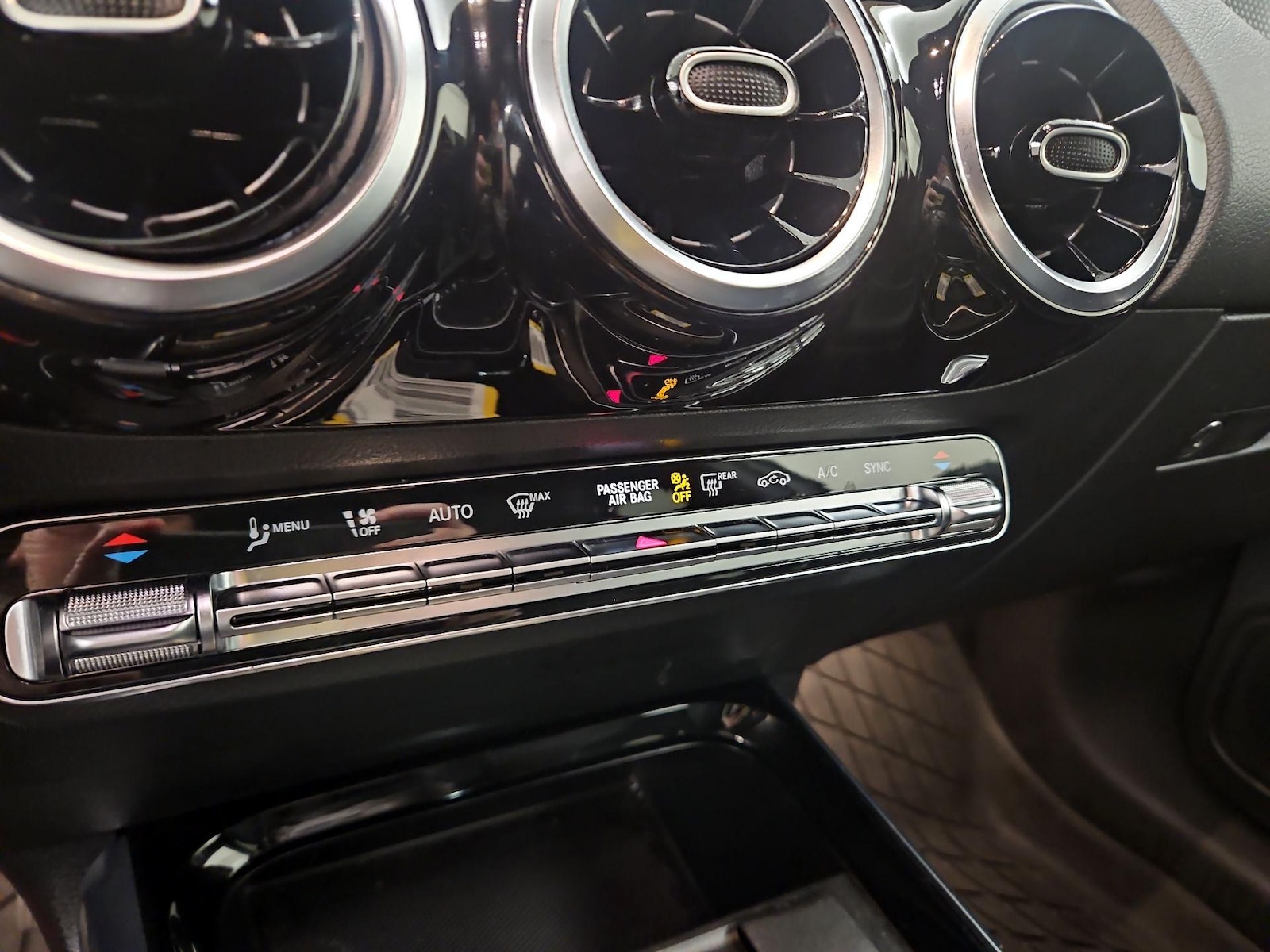 2021 Mercedes-Benz GLA GLA250 - Photo 18