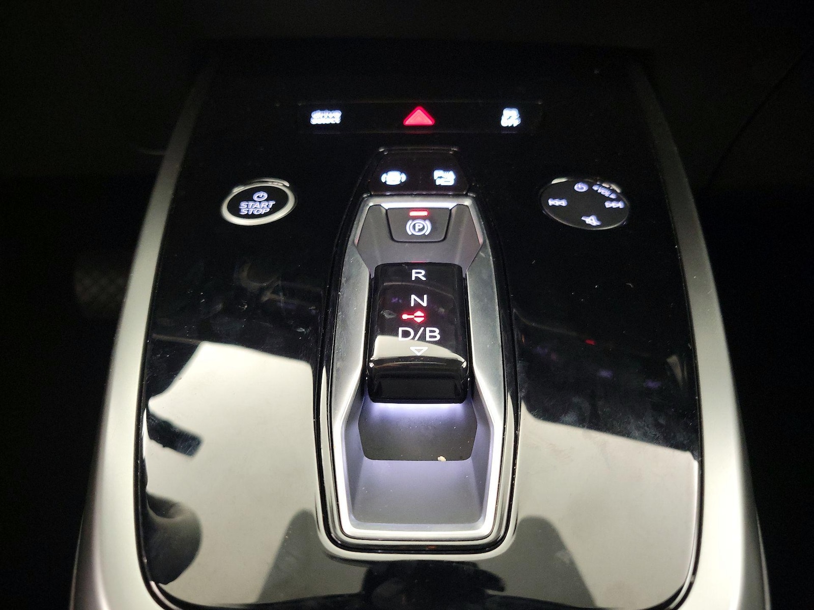 2023 Audi Q4 e-tron Premium Plus - Photo 18