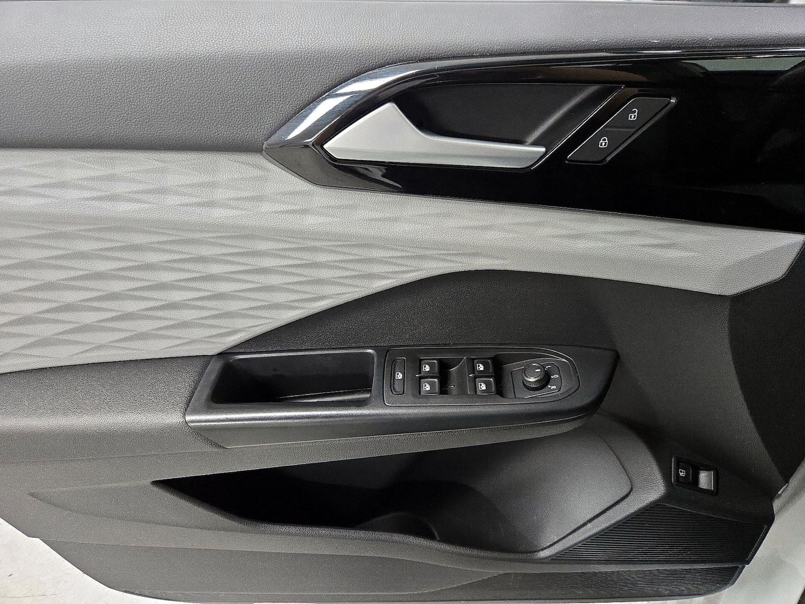 2022 Volkswagen Taos S - Photo 13