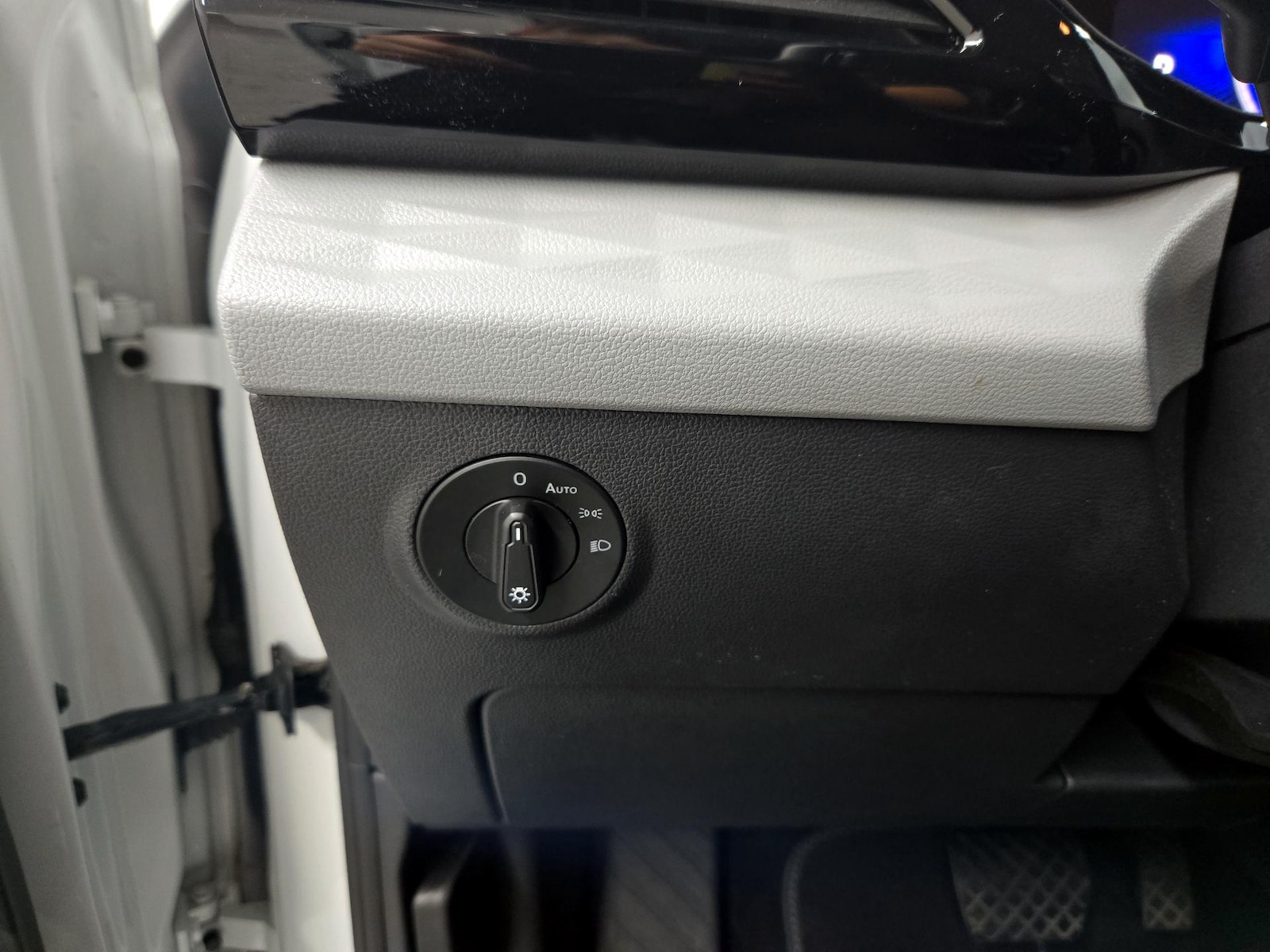 2022 Volkswagen Taos S - Photo 14