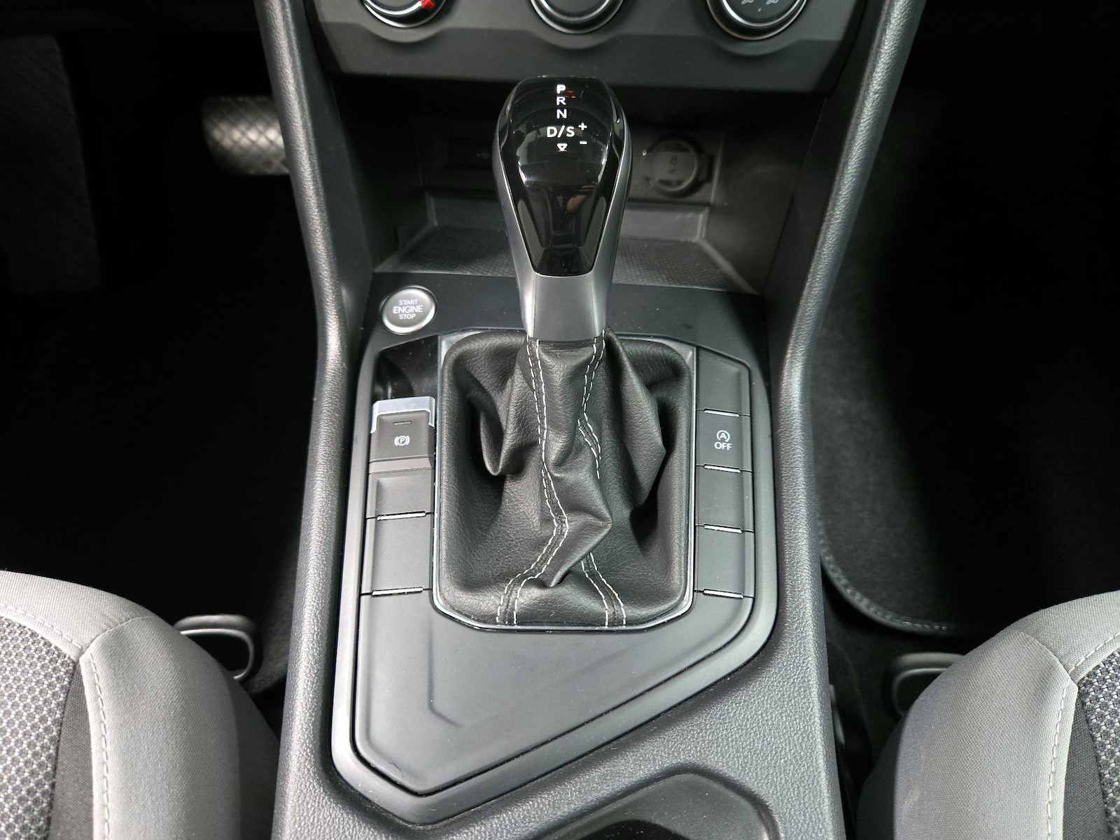 2022 Volkswagen Taos S - Photo 18