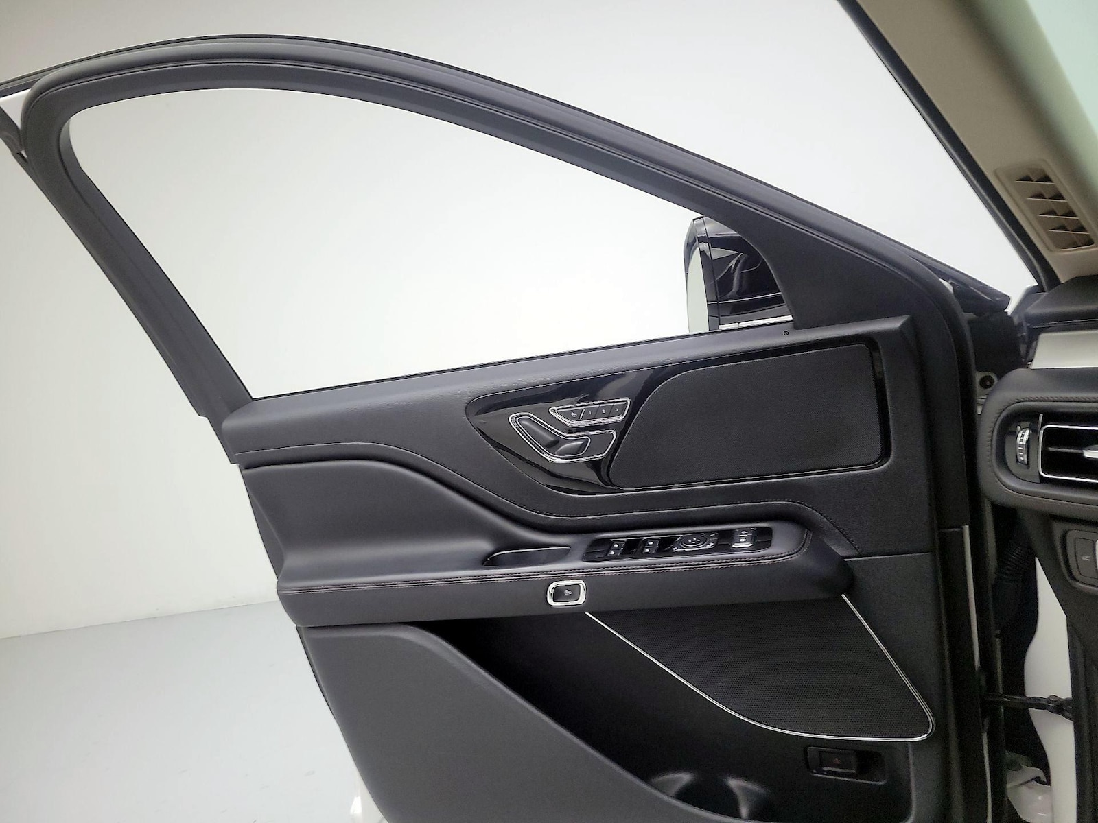 2023 Lincoln Aviator Base - Photo 13
