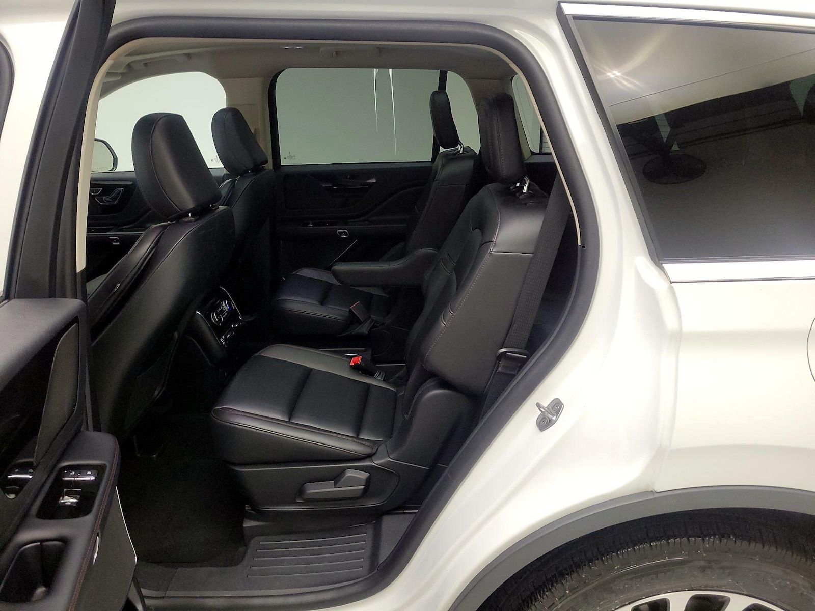 2023 Lincoln Aviator Base - Photo 19