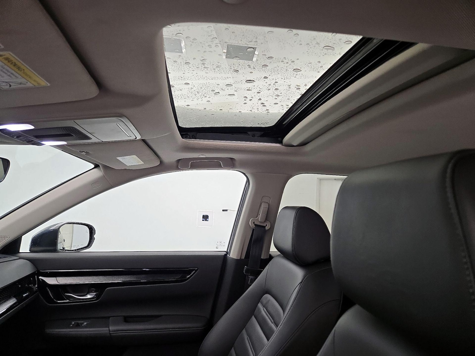 Sunroof(s) & Overhead Airbags
