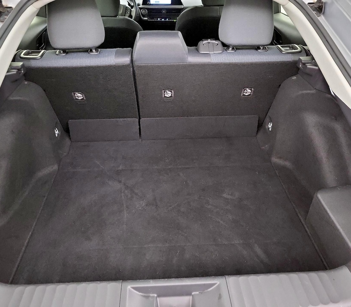 Trunk/Cargo (Seats Up)
