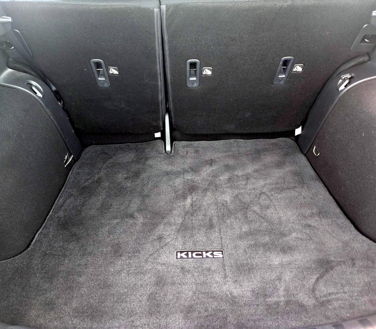 Trunk/Cargo (Seats Up)