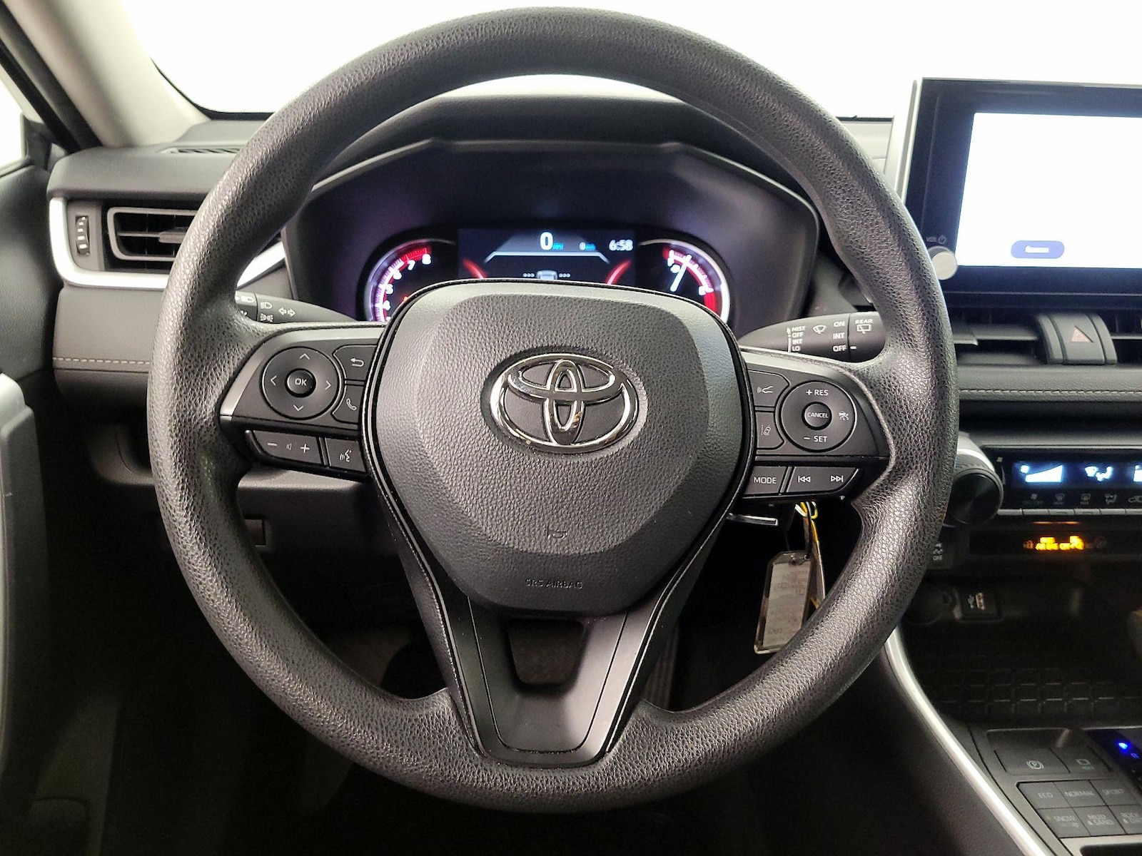2025 Toyota RAV4 LE - Photo 11