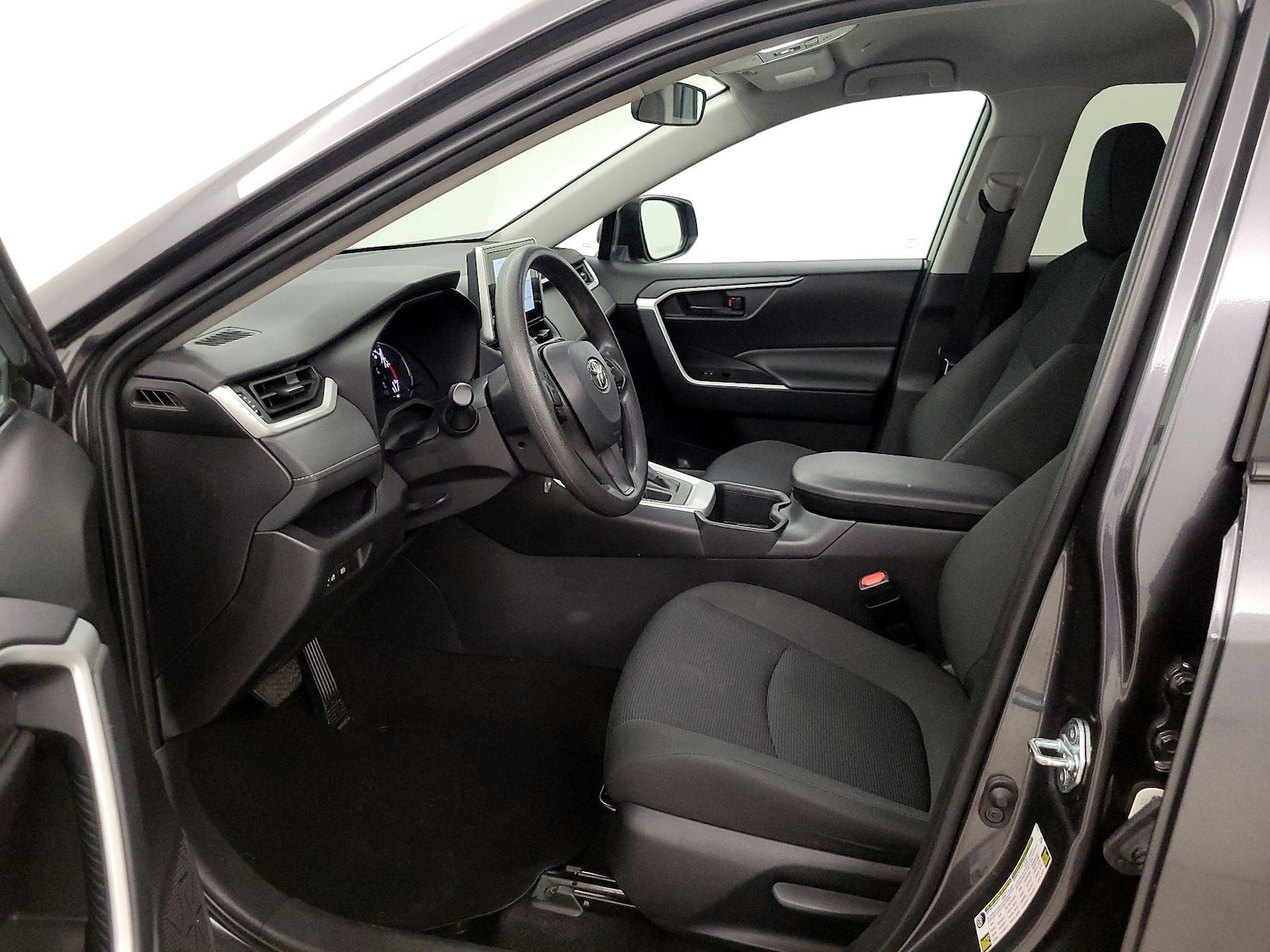 2025 Toyota RAV4 LE - Photo 12