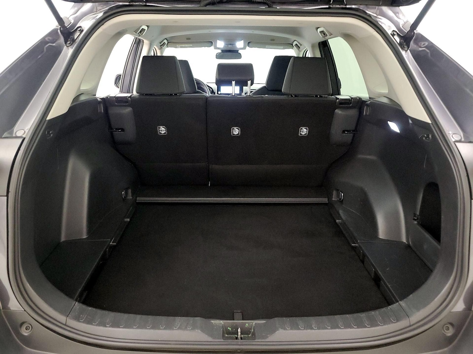 2025 Toyota RAV4 LE - Photo 21